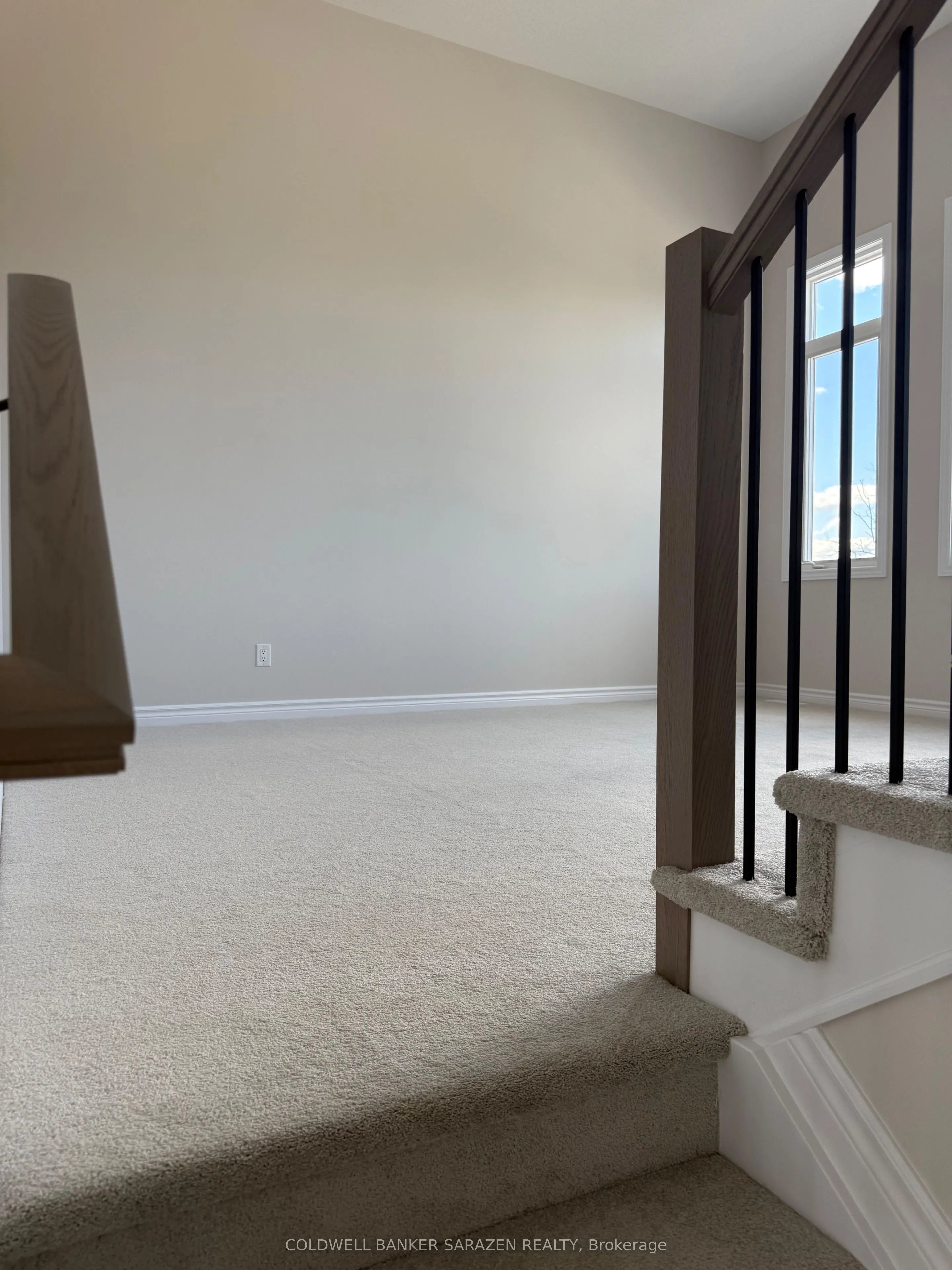 351 Les Emmerson Drive