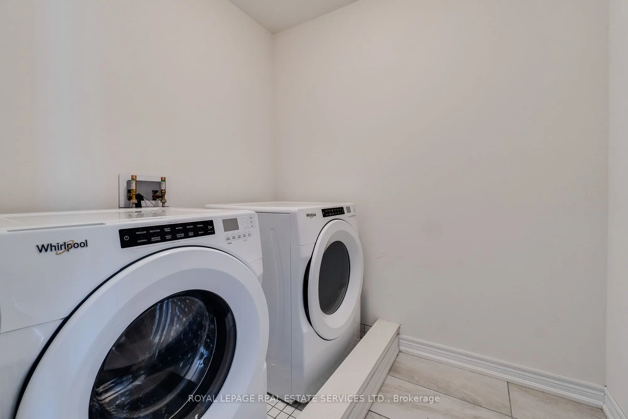 166 Deerpath Drive, #77