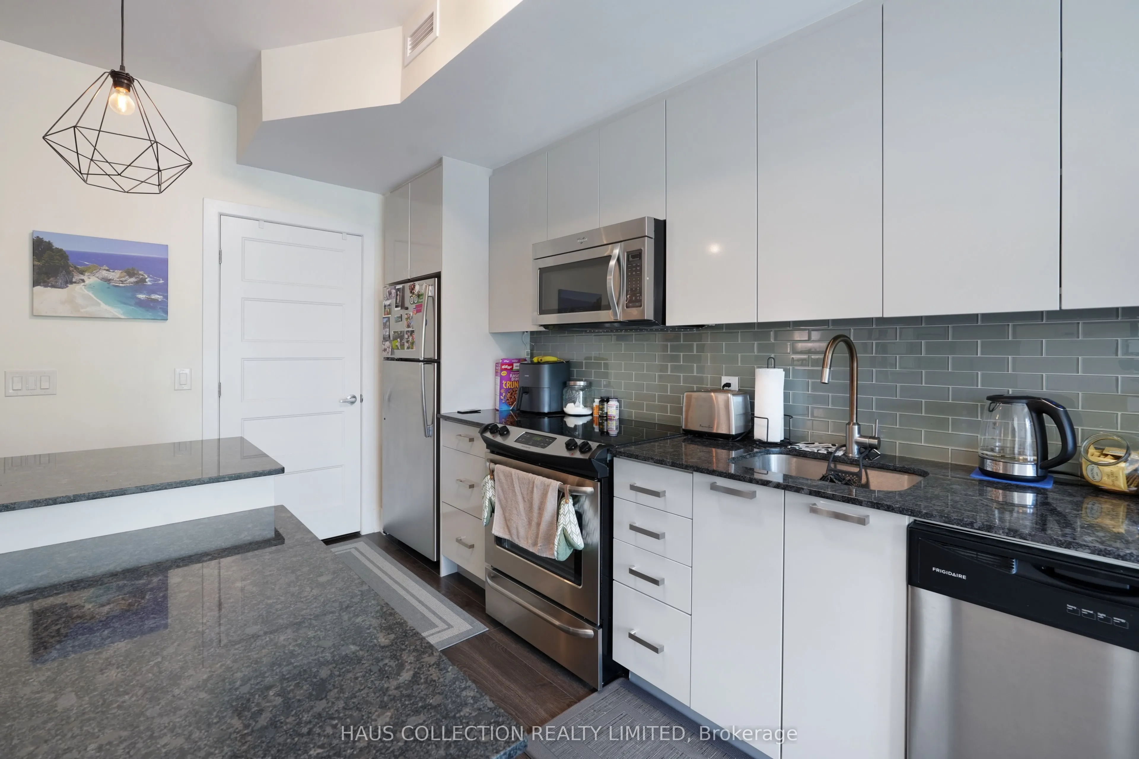 2785 BASELINE Road, #211