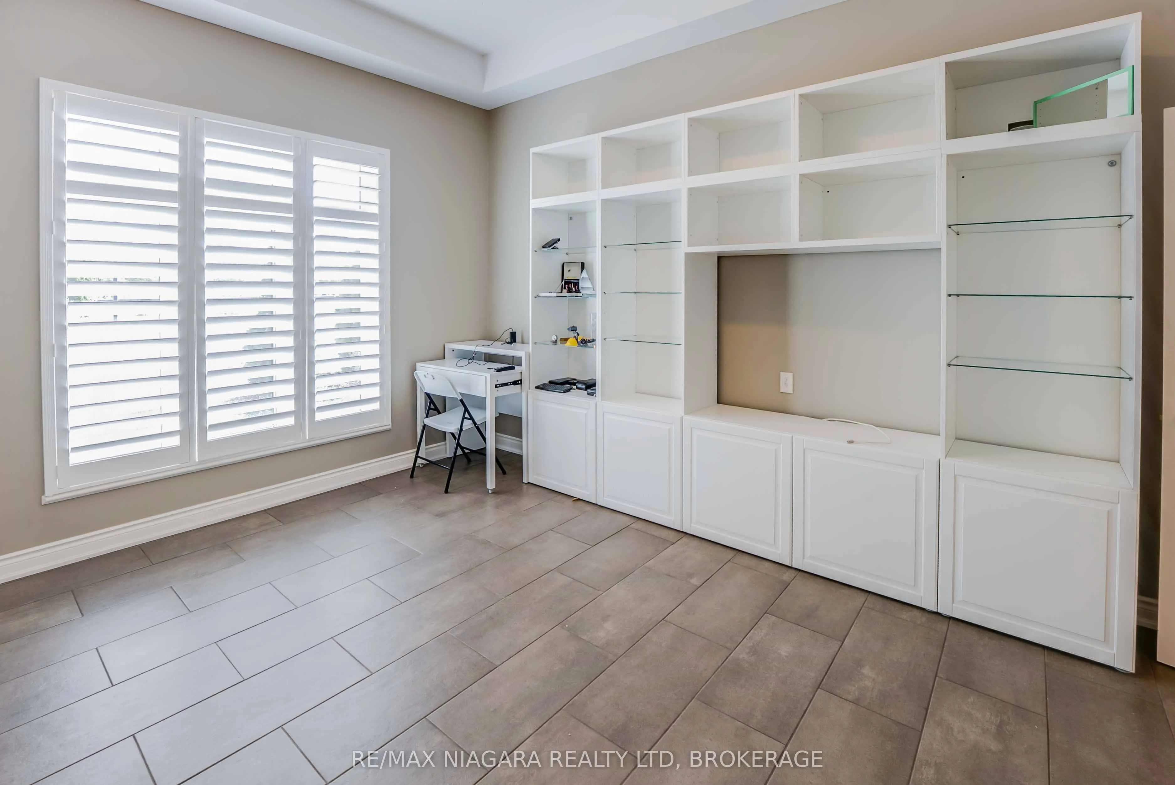 8111 FOREST GLEN Drive, #127