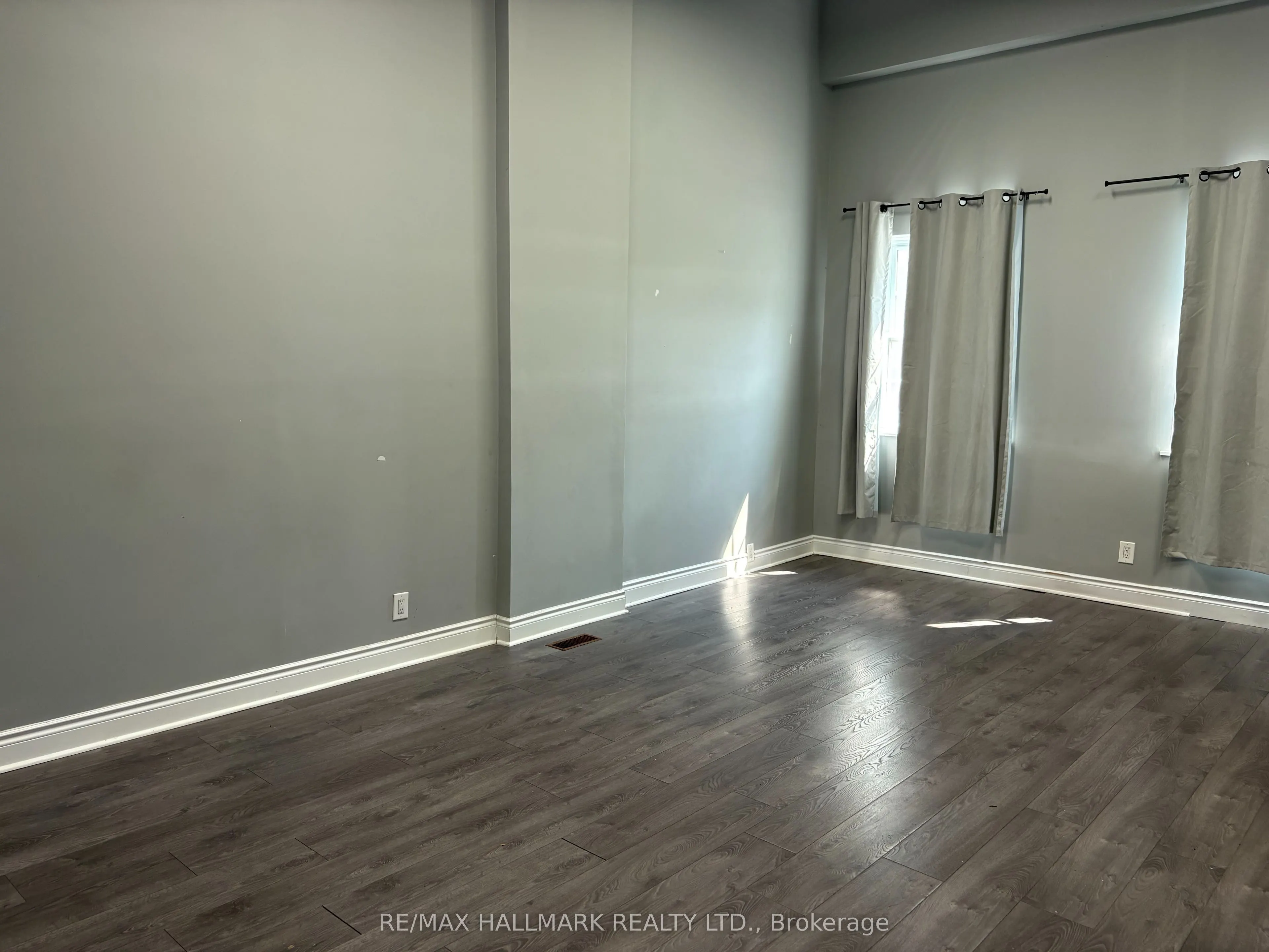 221-223 Dundas Street