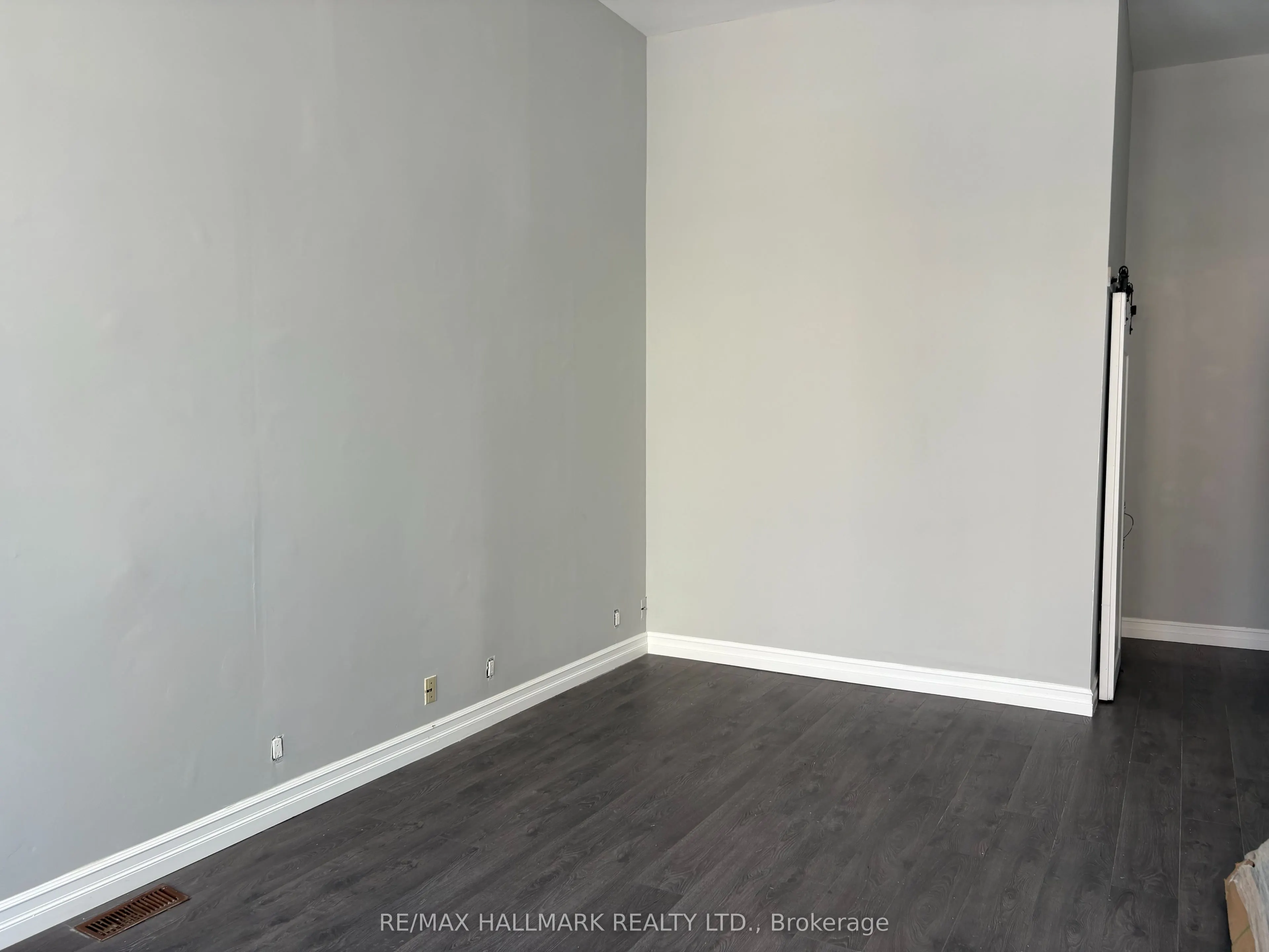 221-223 Dundas Street
