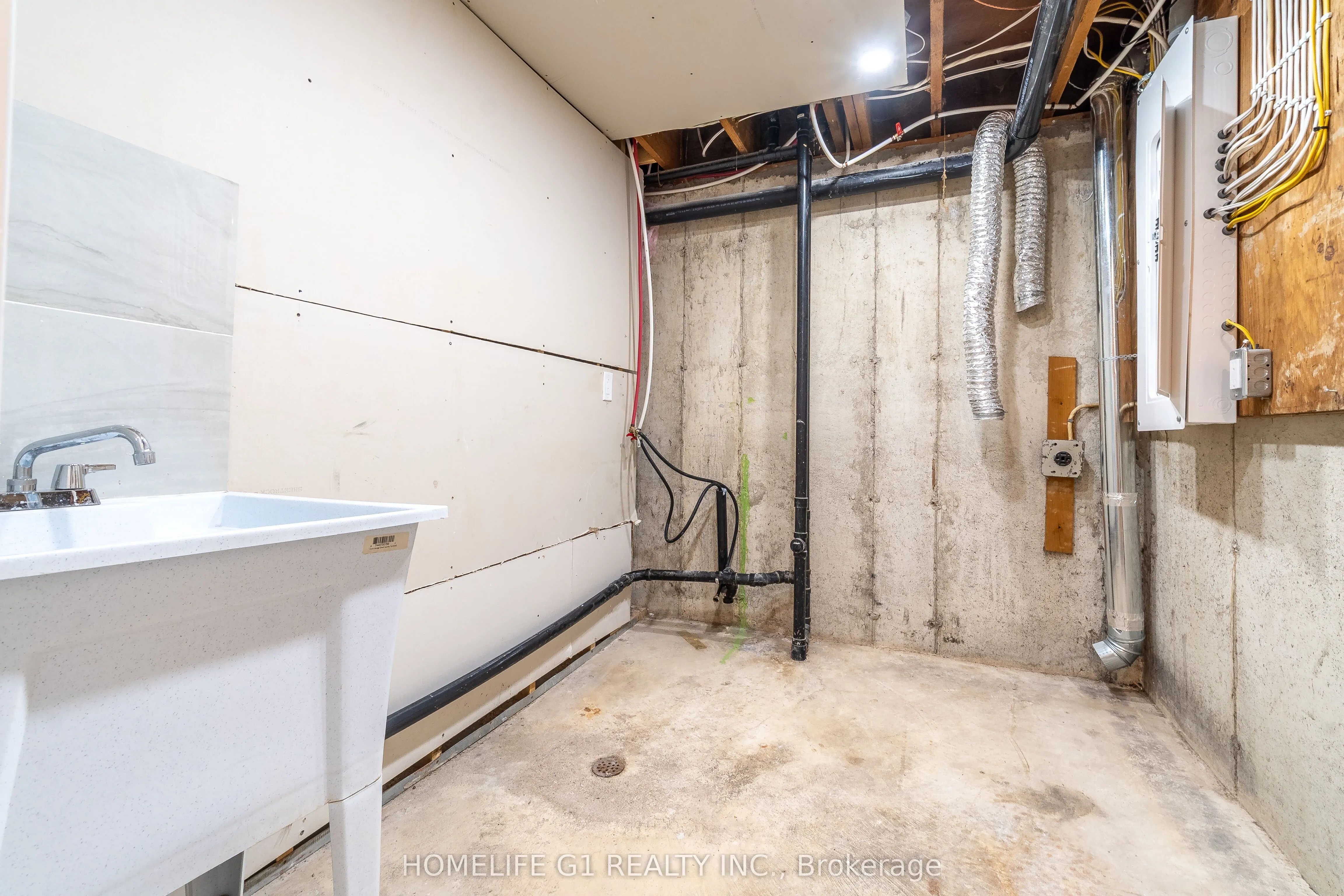 1600 Culver Drive, #38