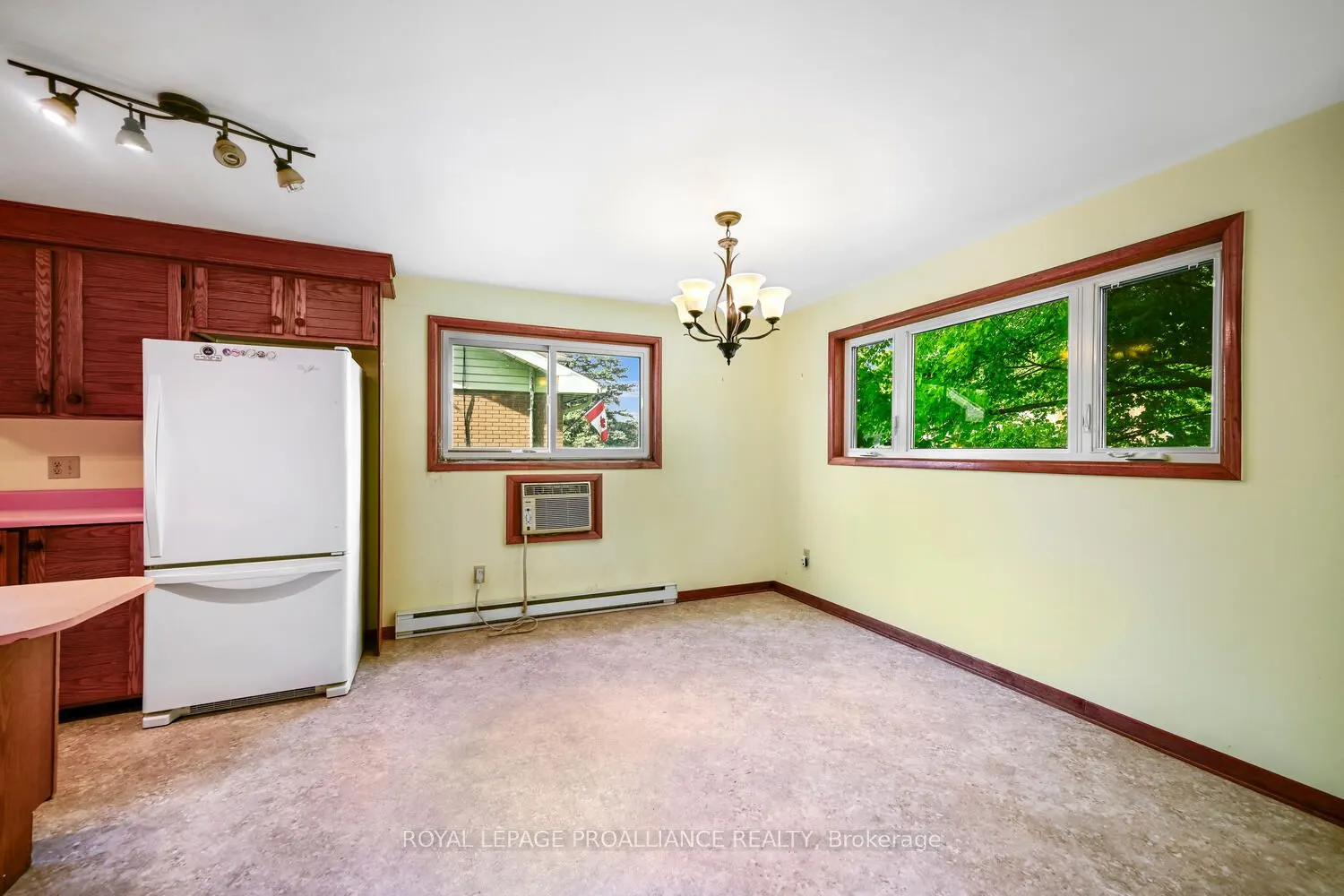 14 Davison Avenue