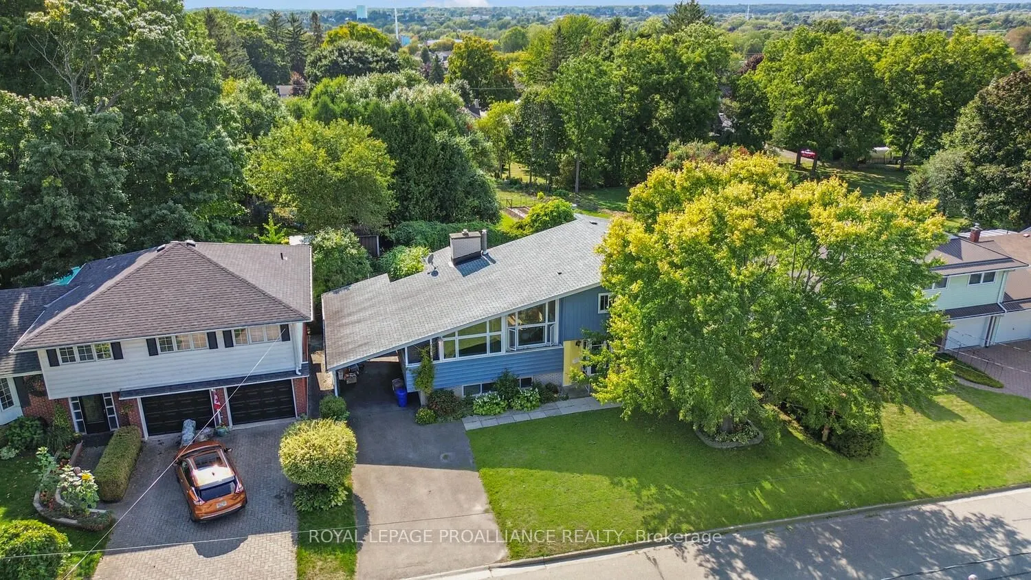 14 Davison Avenue
