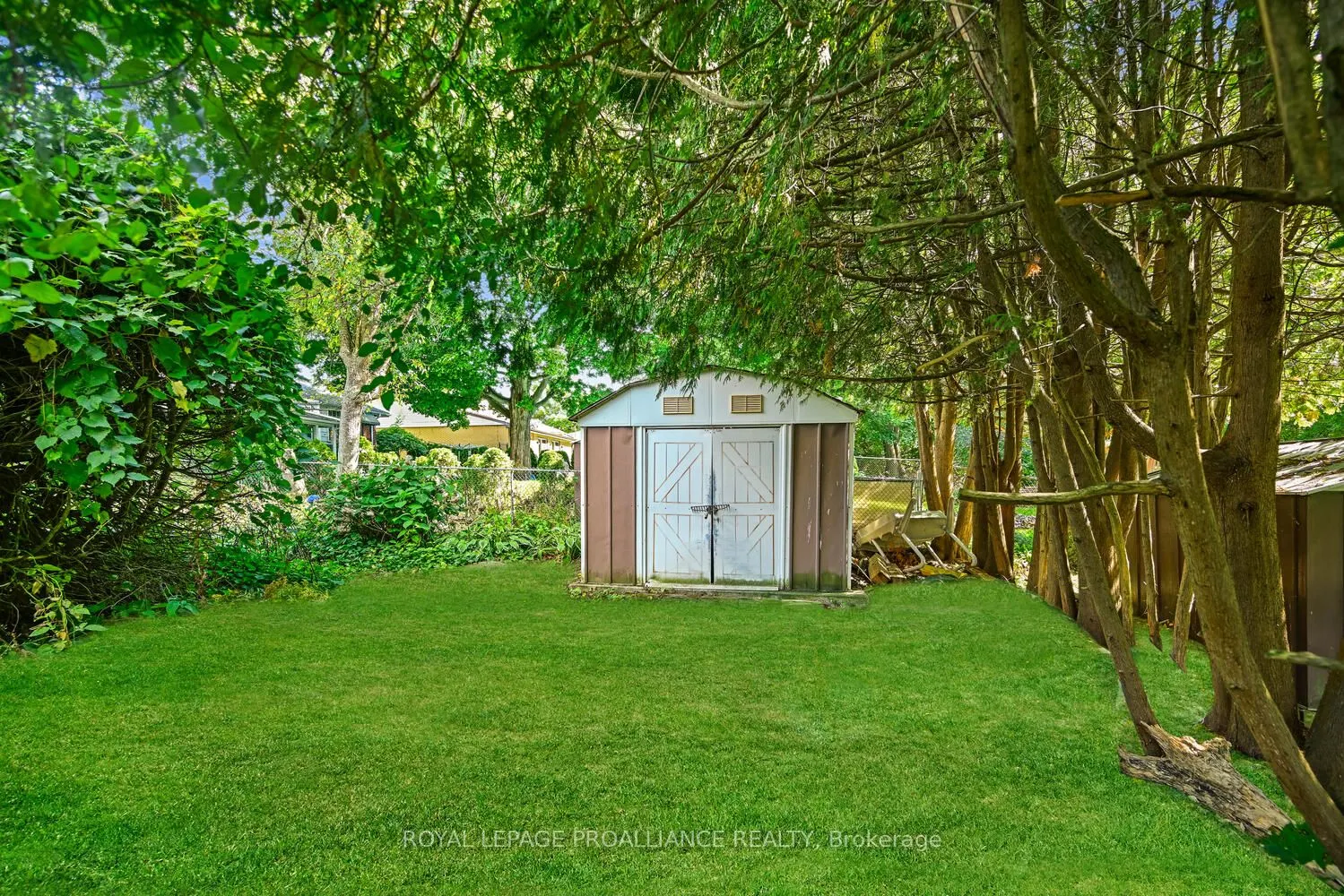14 Davison Avenue