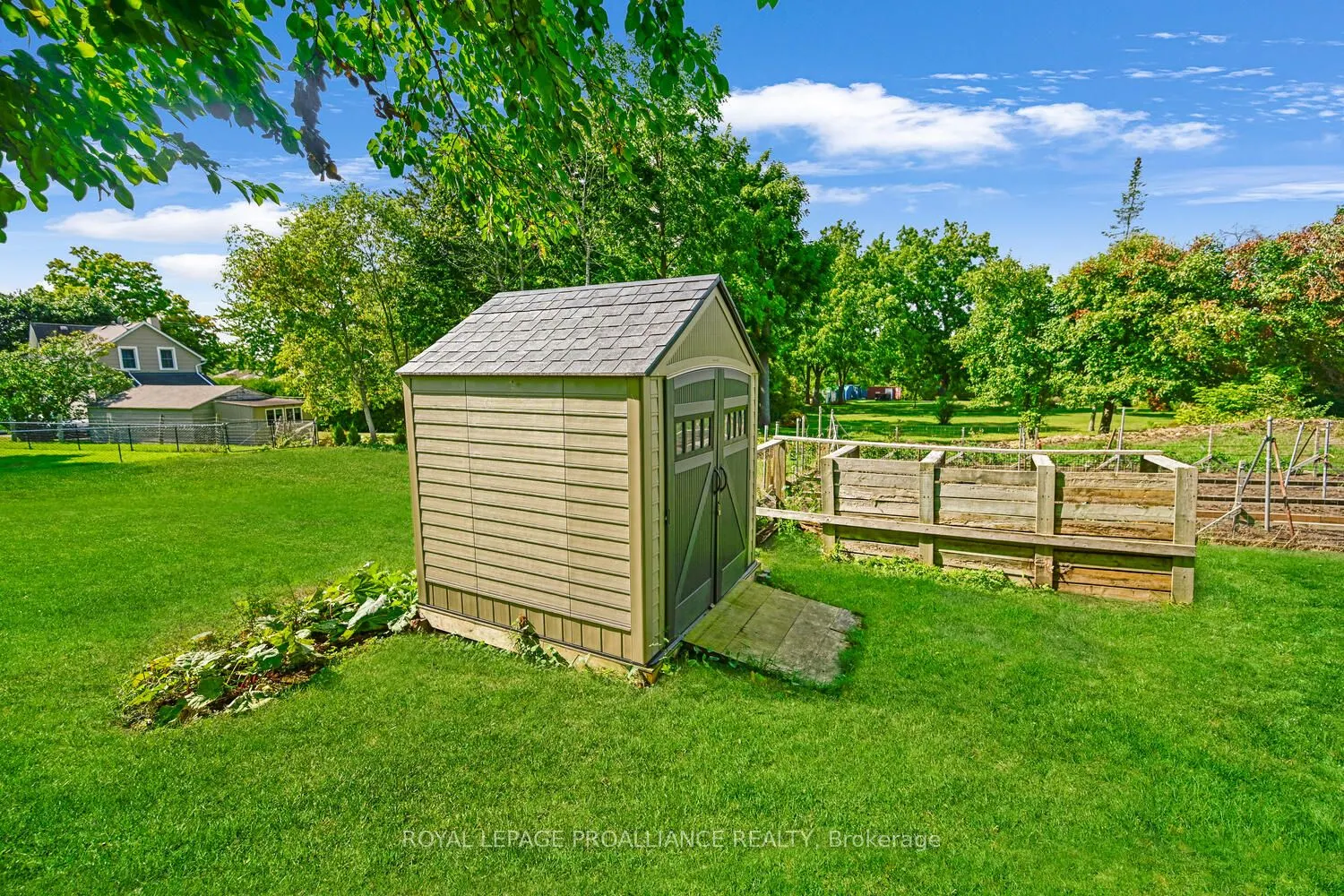 14 Davison Avenue