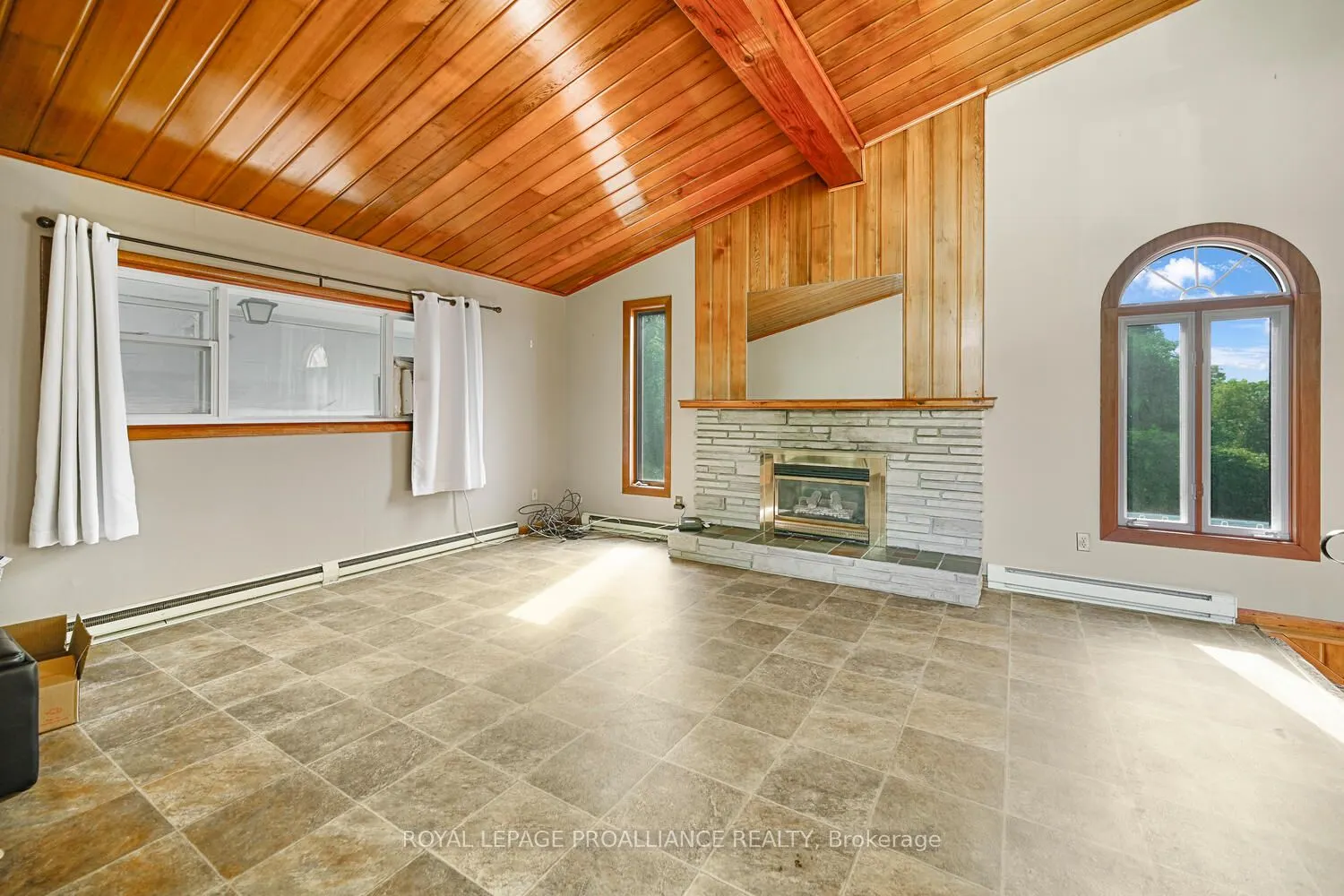 14 Davison Avenue