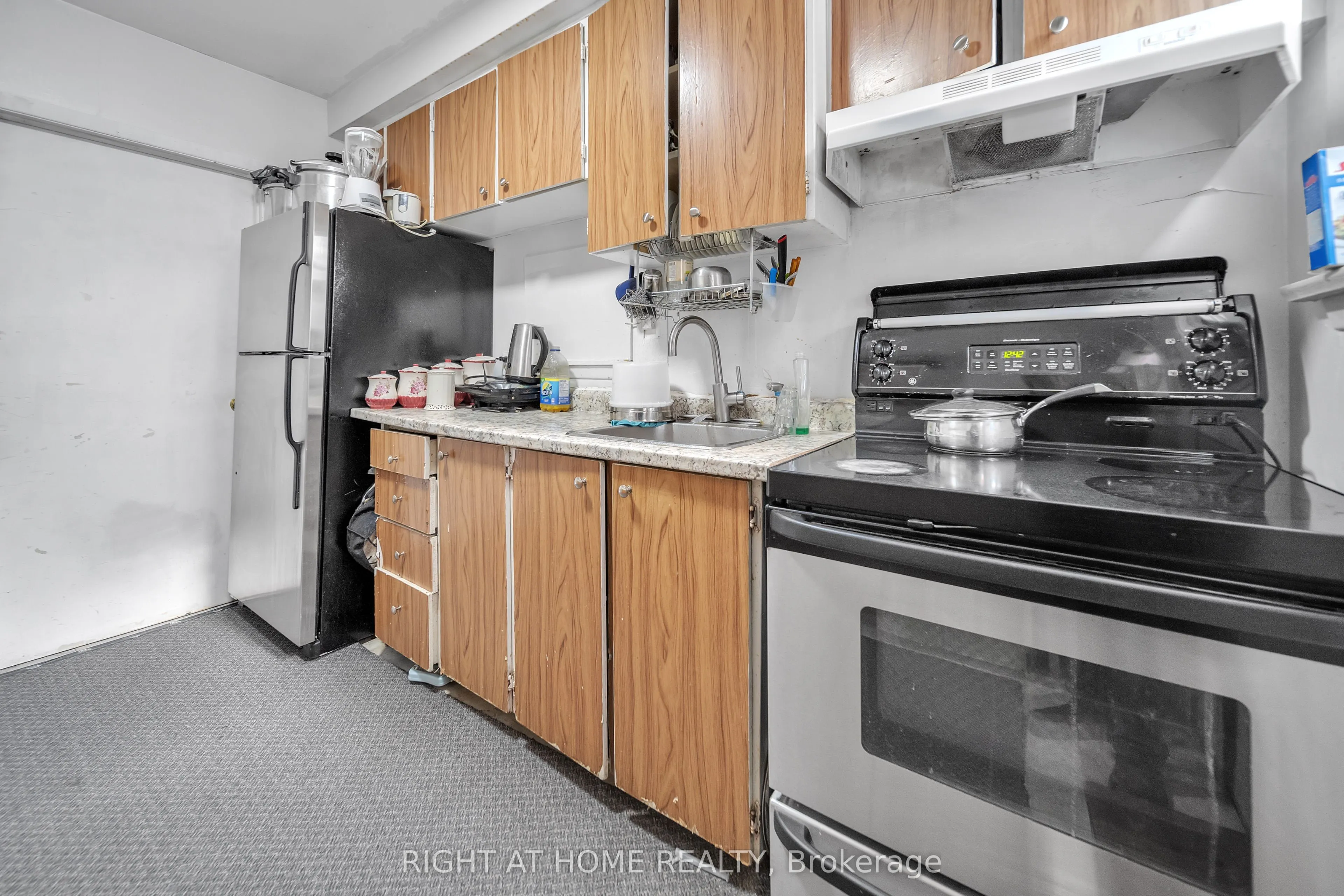 312 Westcourt Place, #37