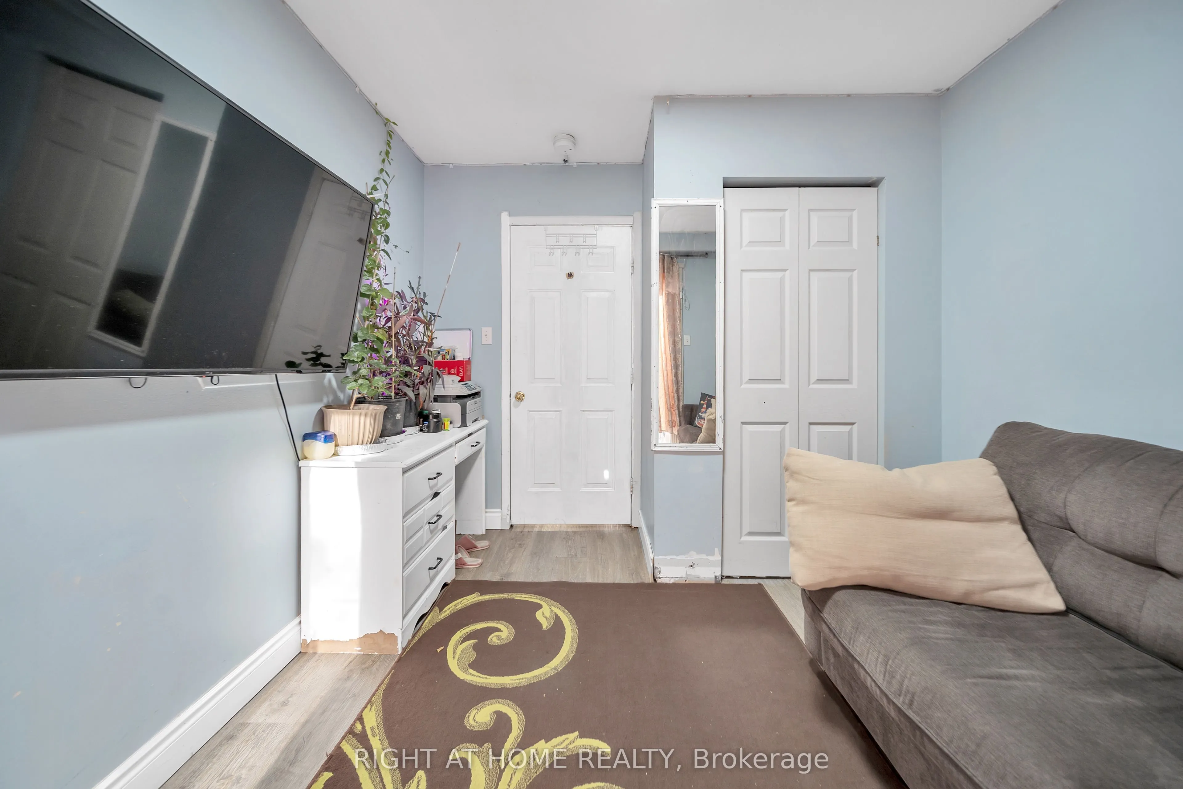 312 Westcourt Place, #37