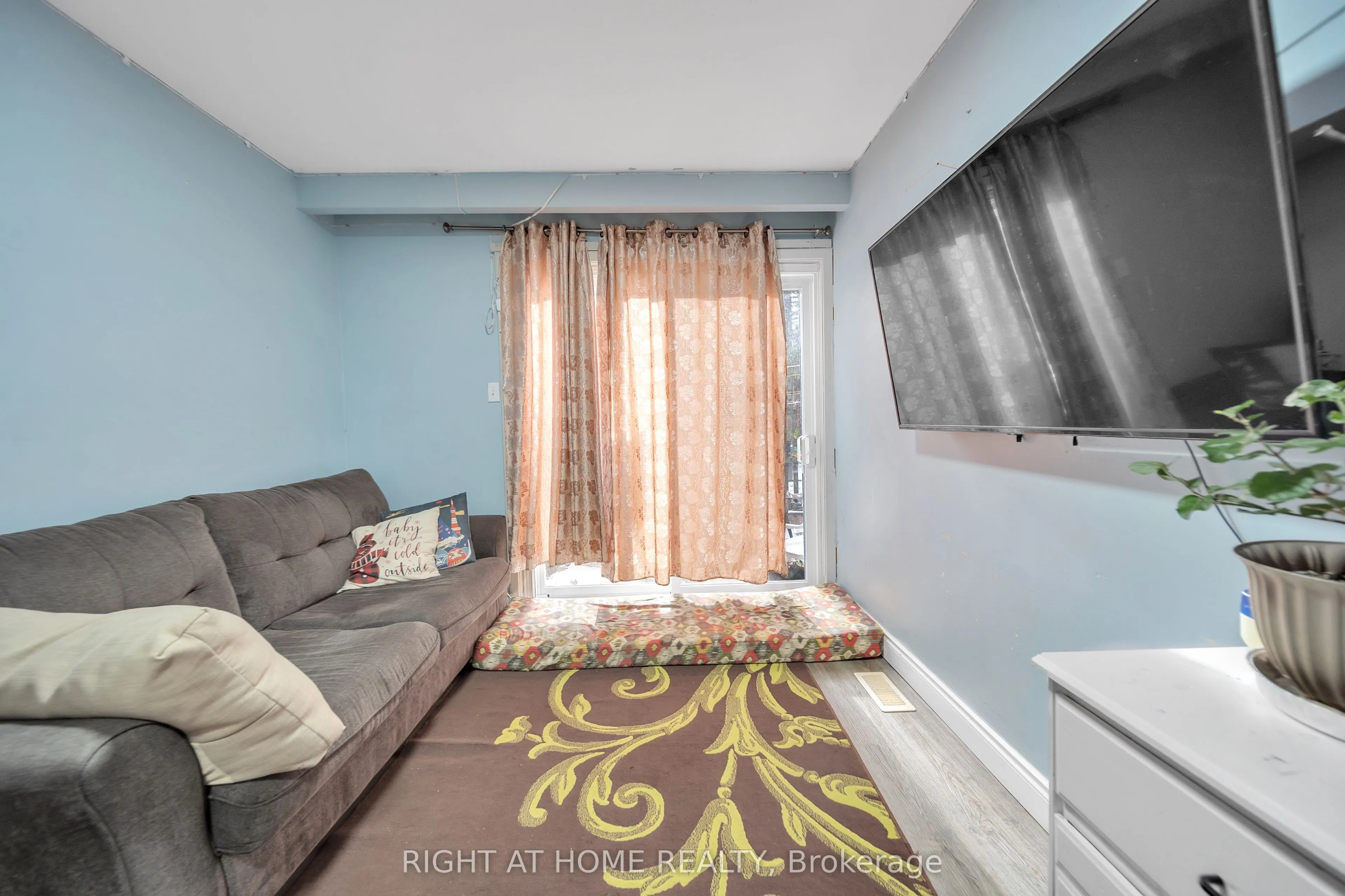 312 Westcourt Place, #37