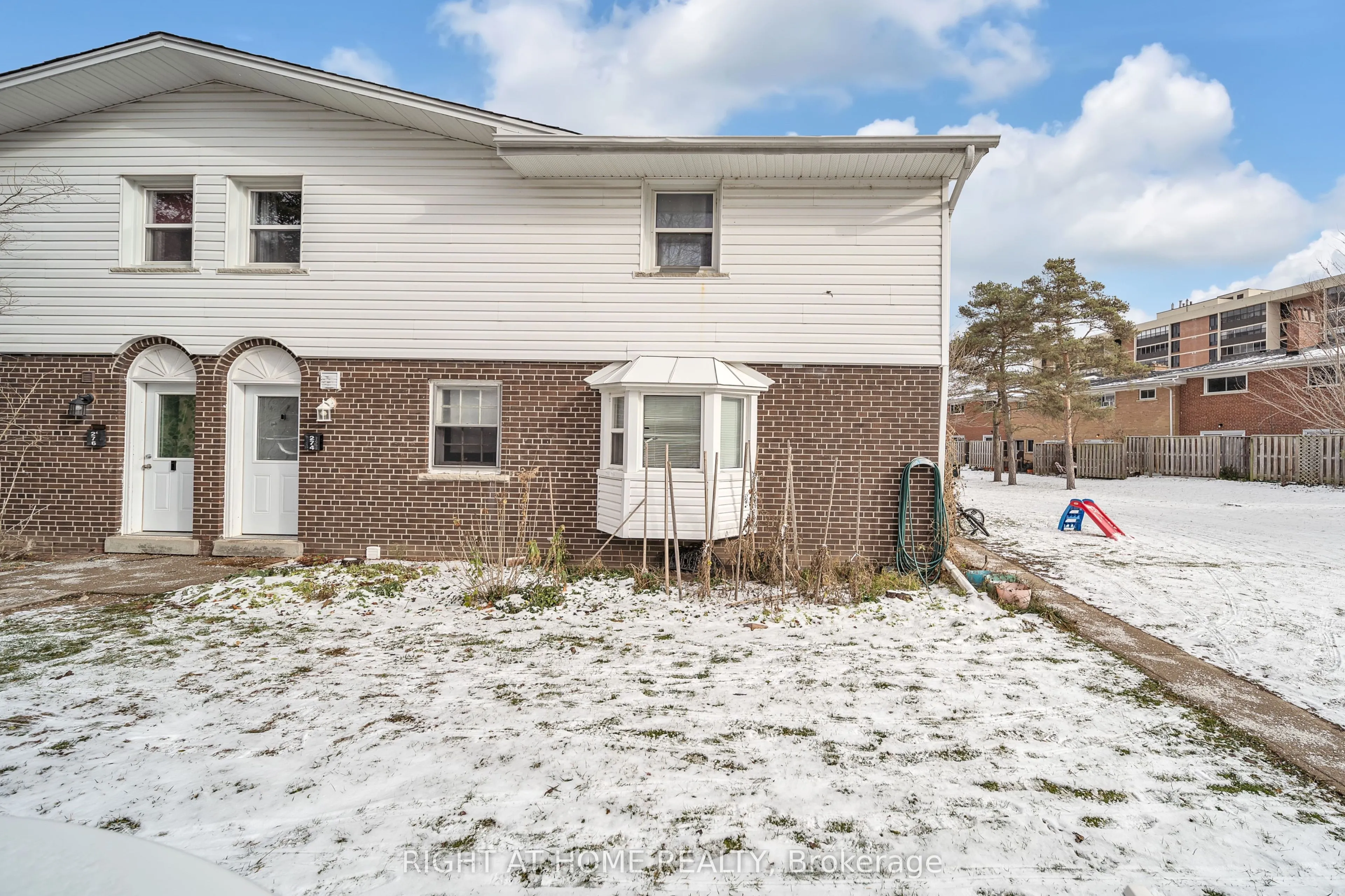 272 Westcourt Place, #110