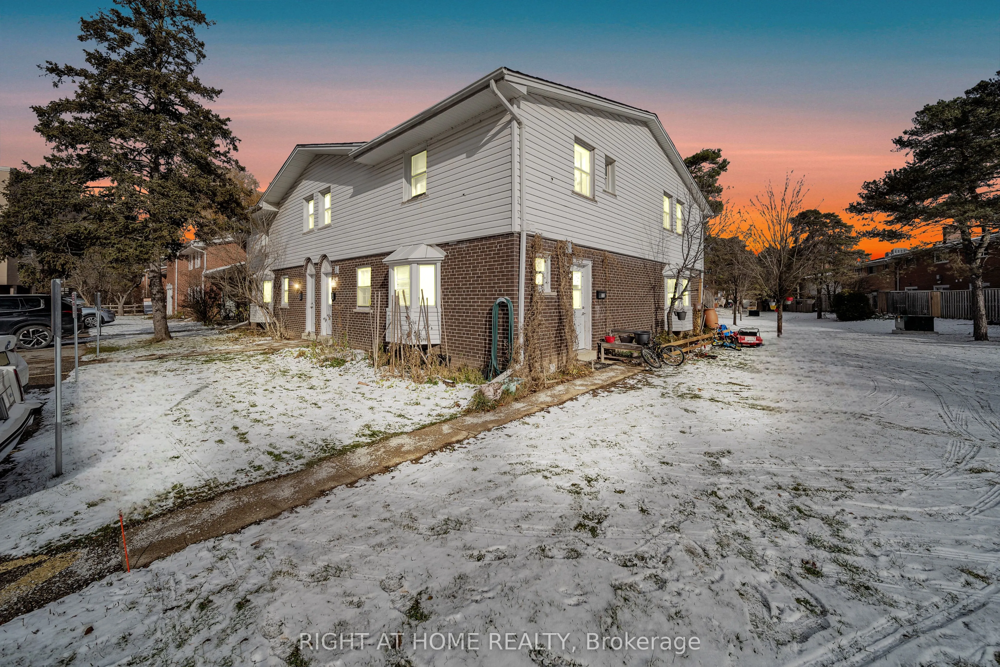 272 Westcourt Place, #110