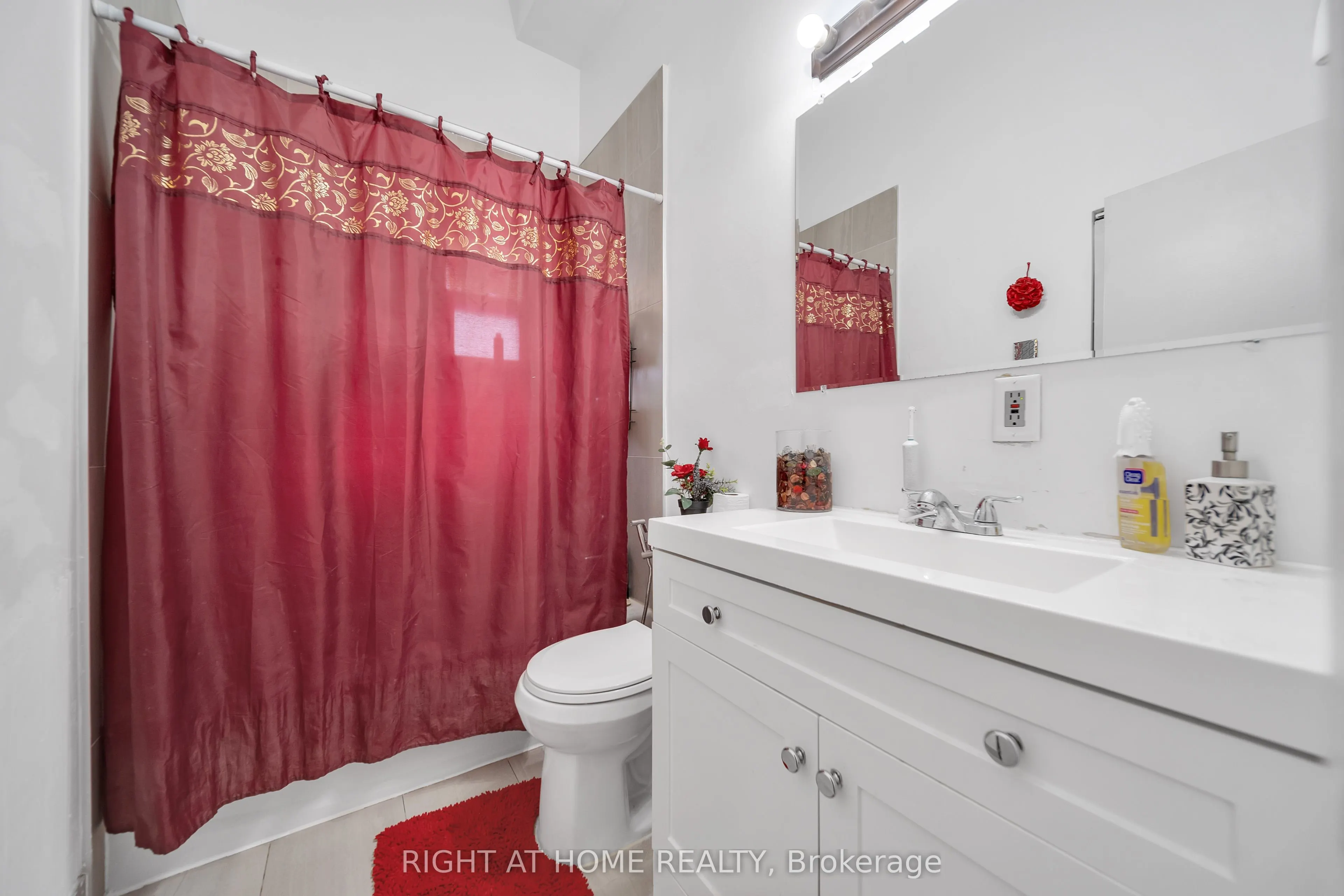 272 Westcourt Place, #110