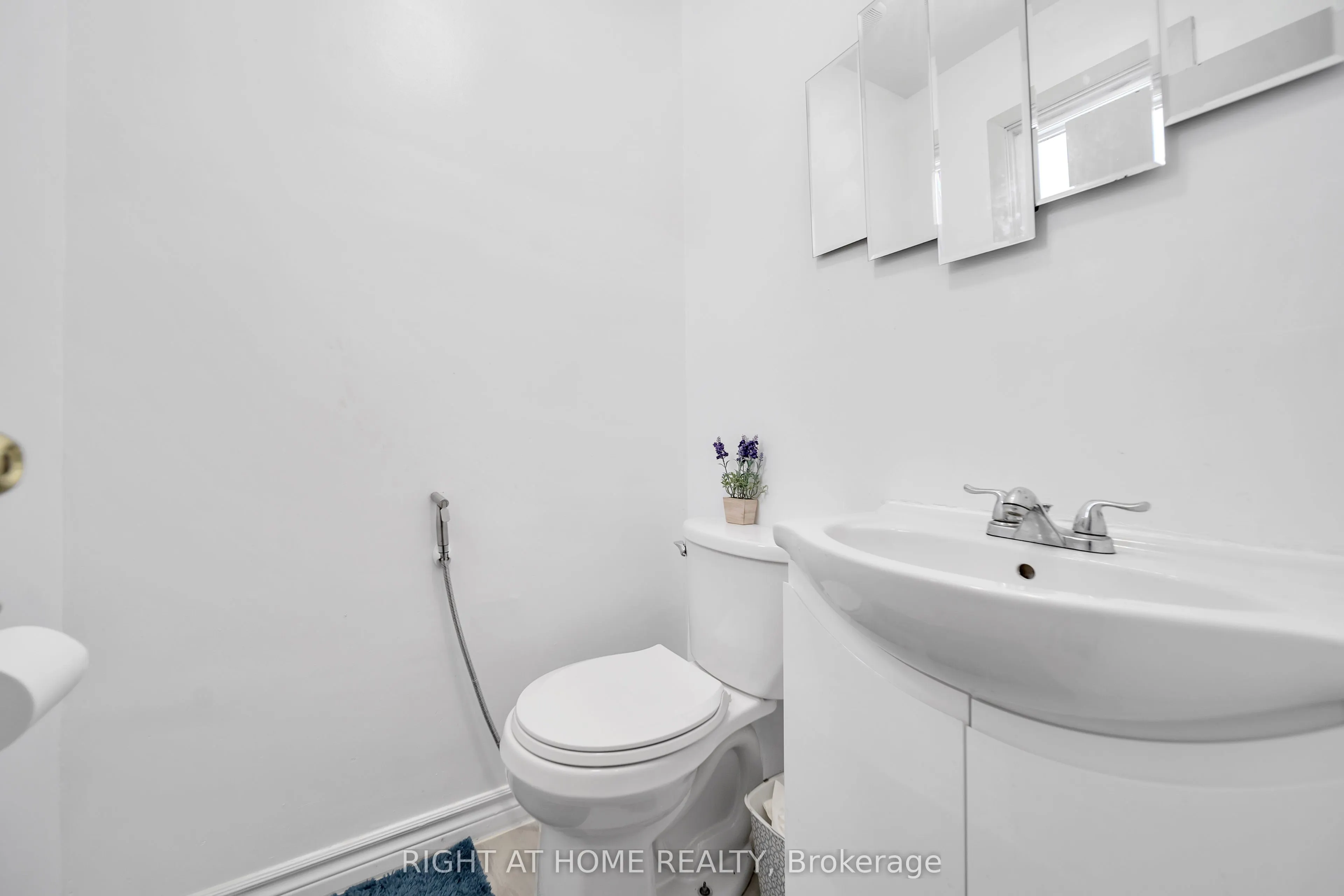 272 Westcourt Place, #110