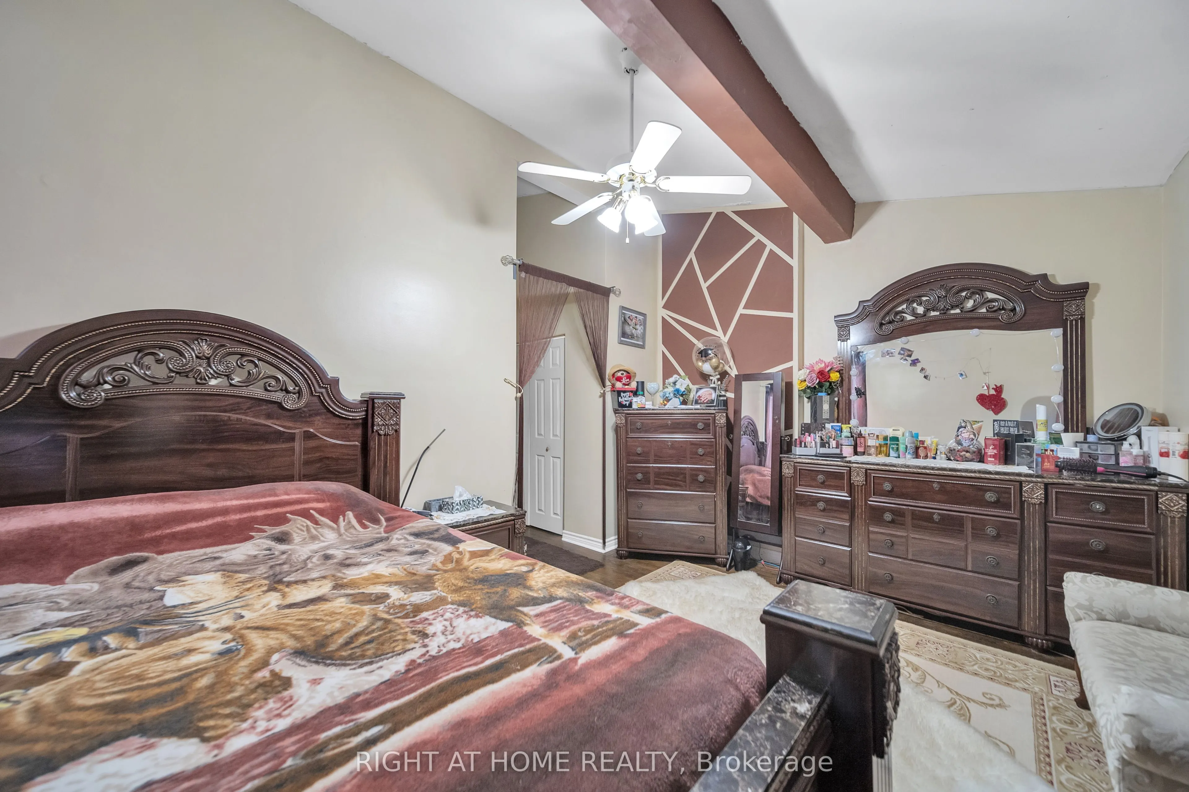 272 Westcourt Place, #110