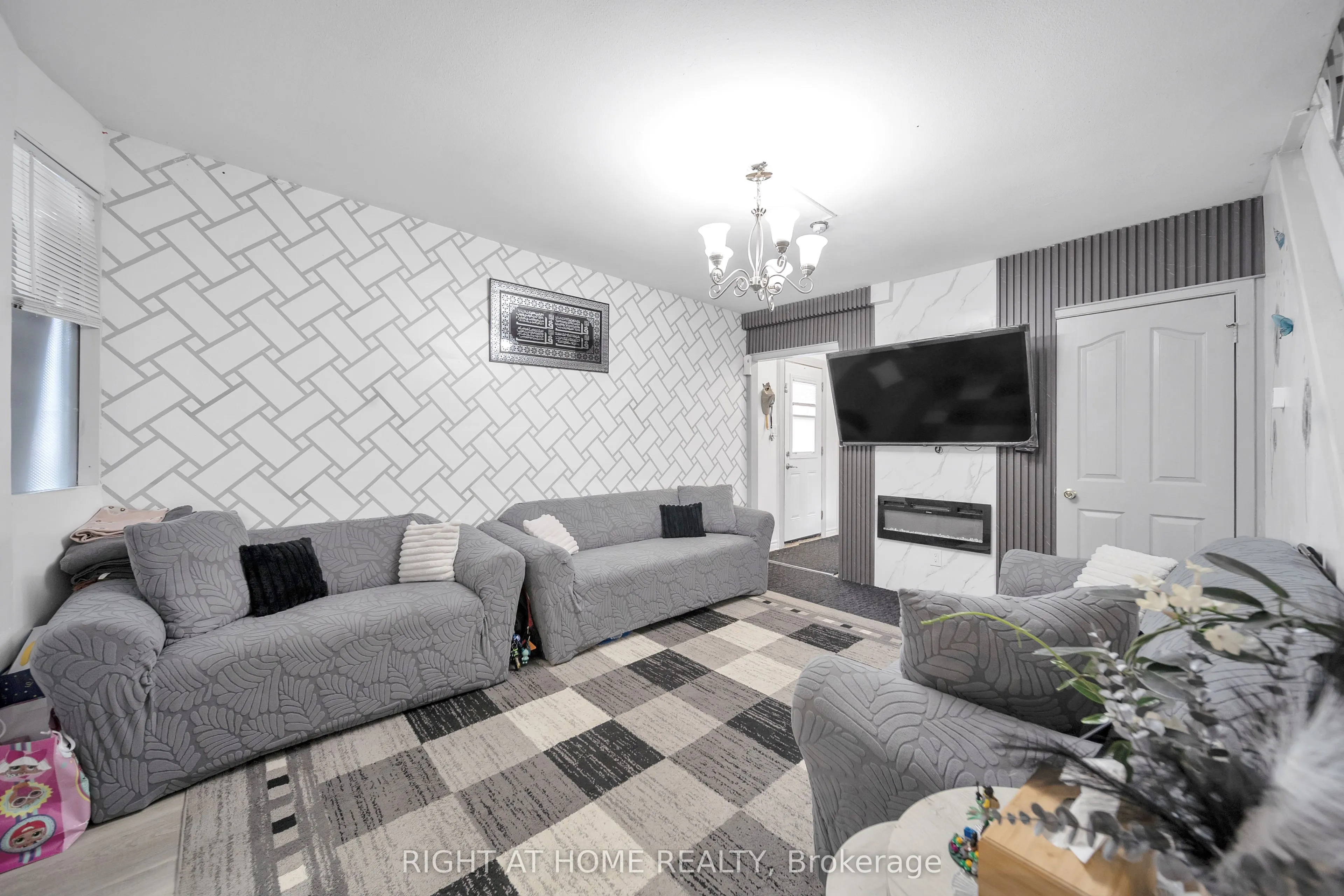 272 Westcourt Place, #110