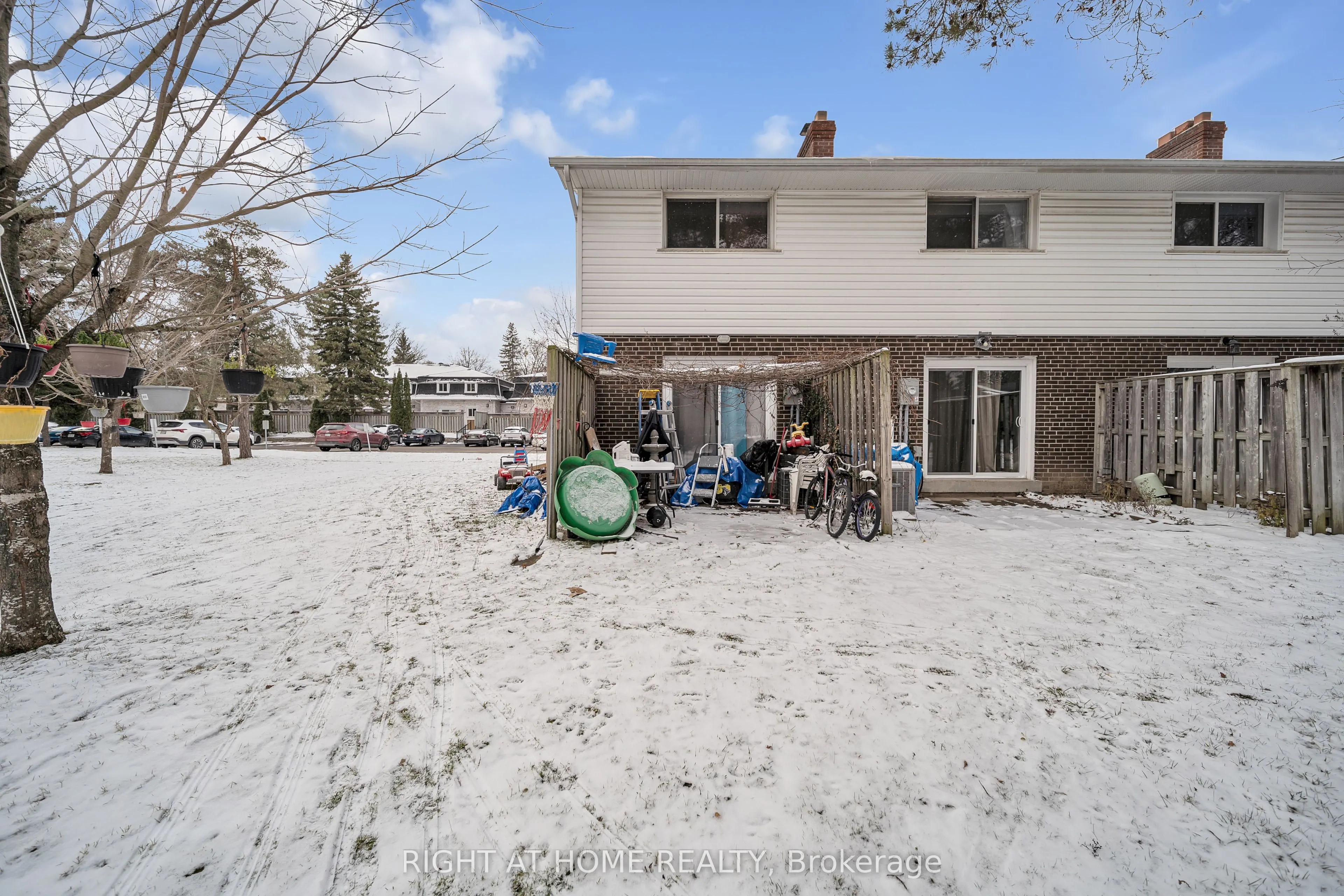 272 Westcourt Place, #110