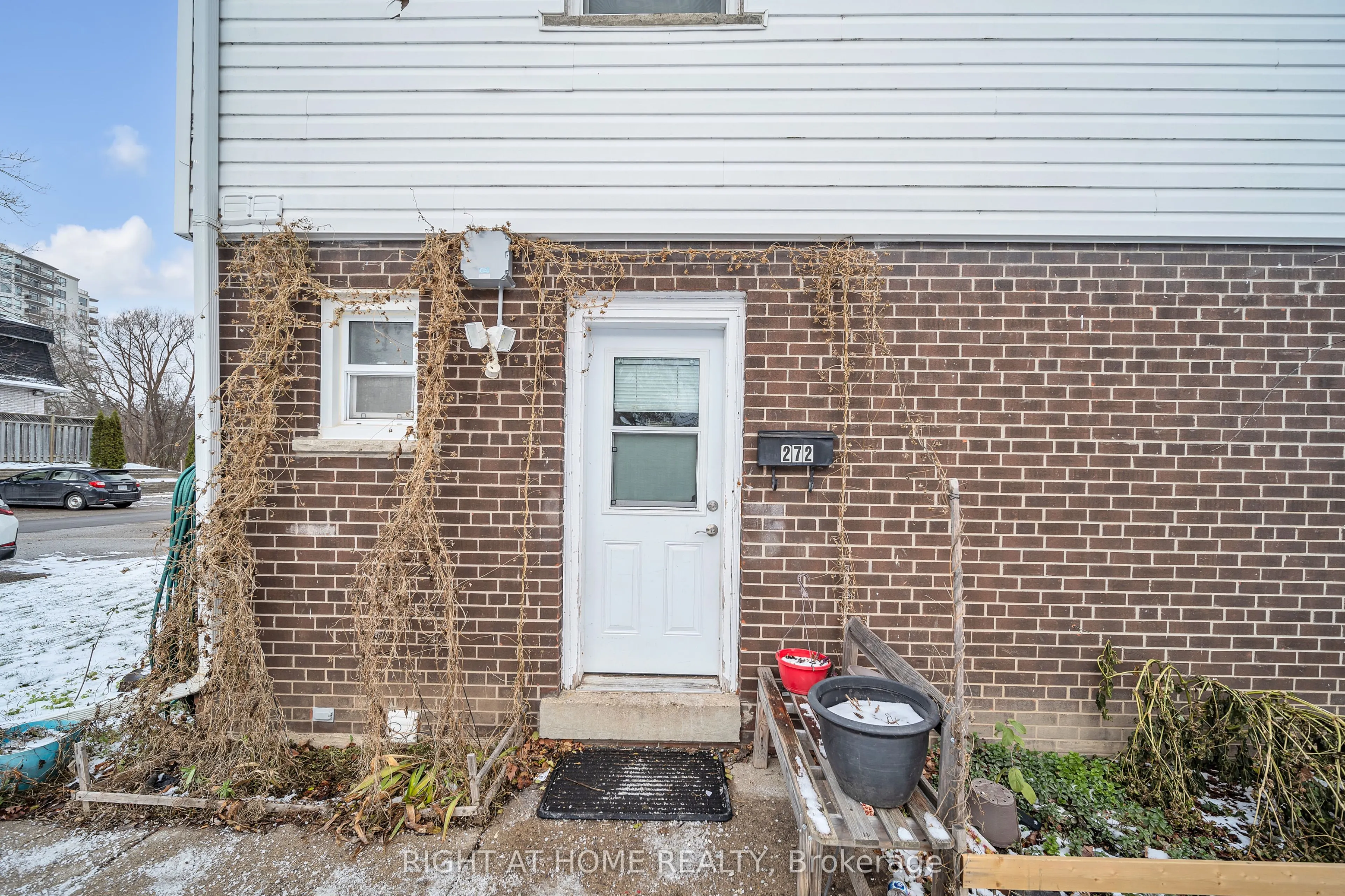 272 Westcourt Place, #110