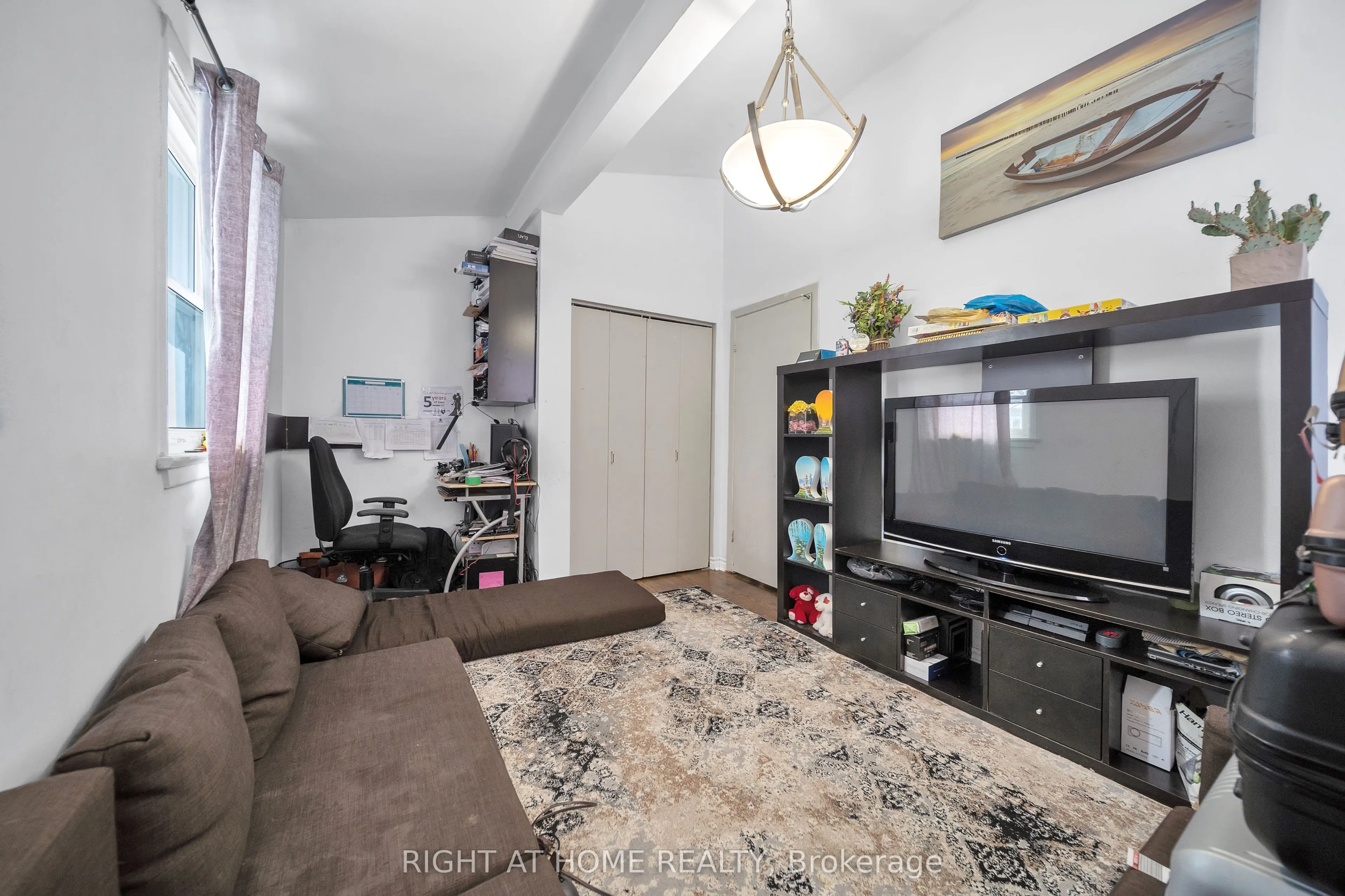272 Westcourt Place, #110