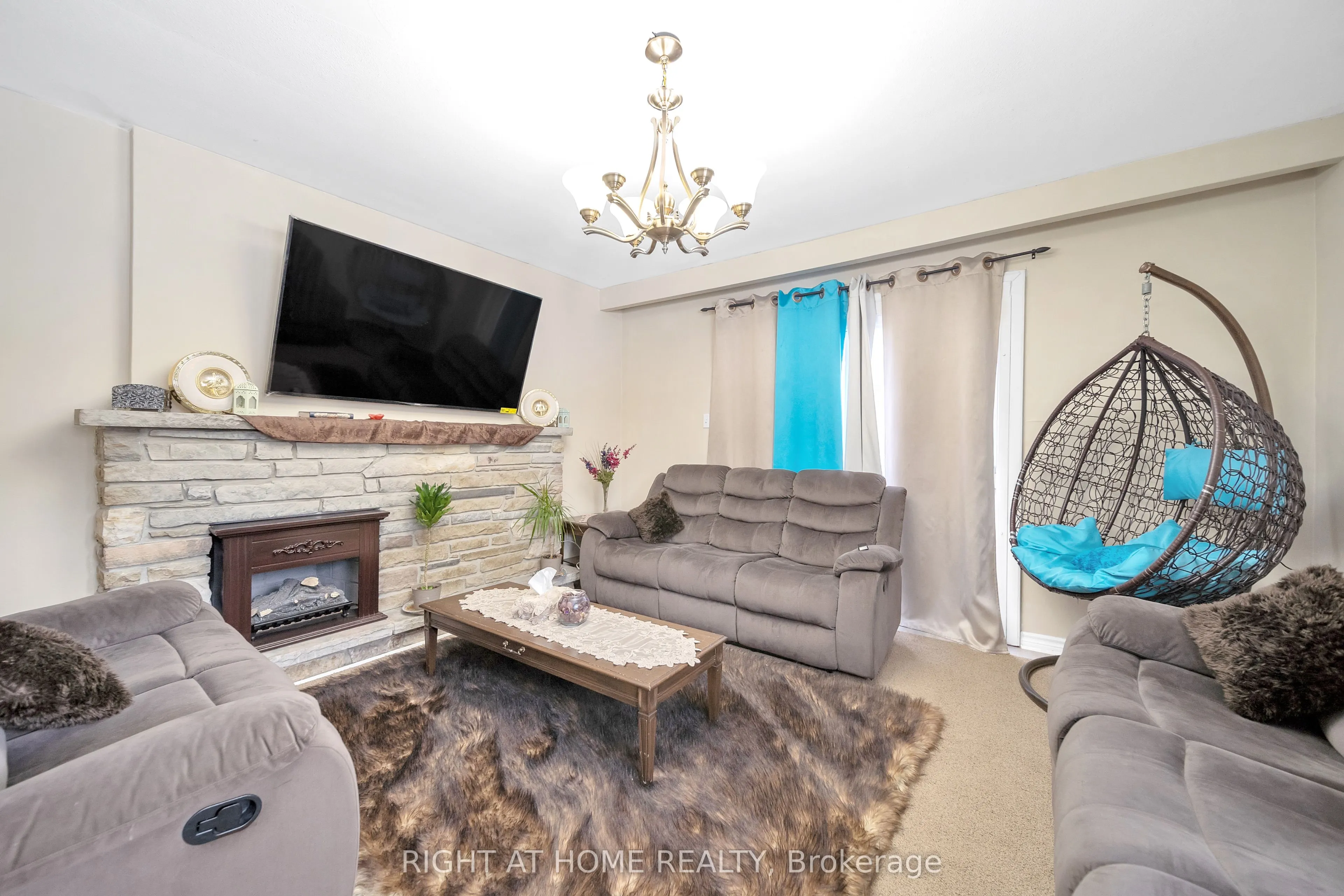 272 Westcourt Place, #110
