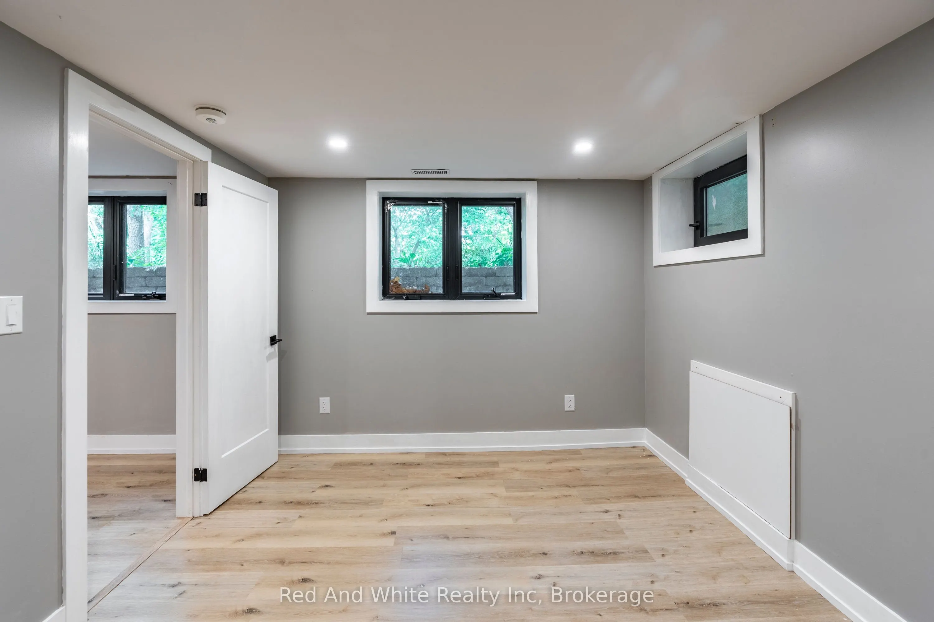 346 Jerseyville Road W