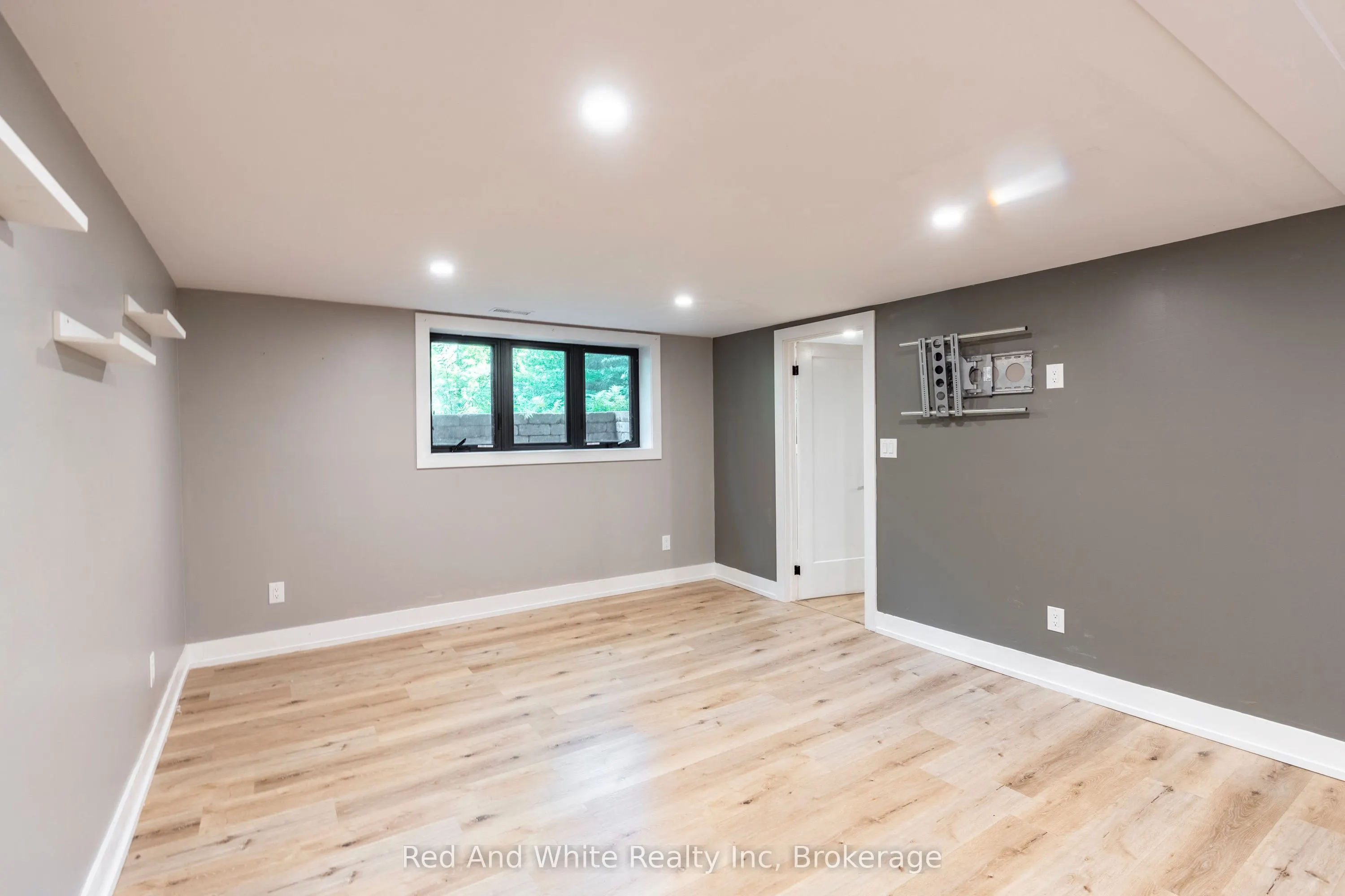 346 Jerseyville Road W