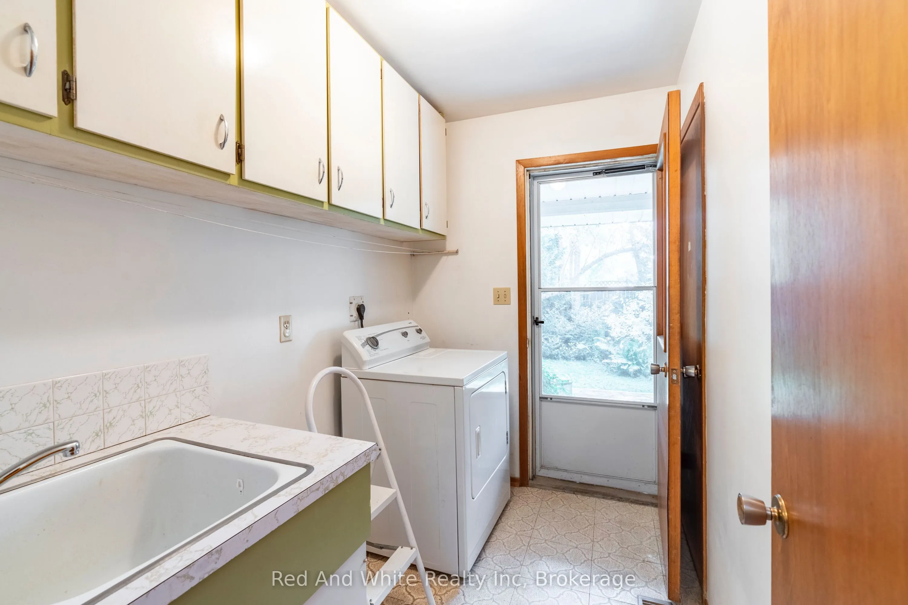 346 Jerseyville Road W