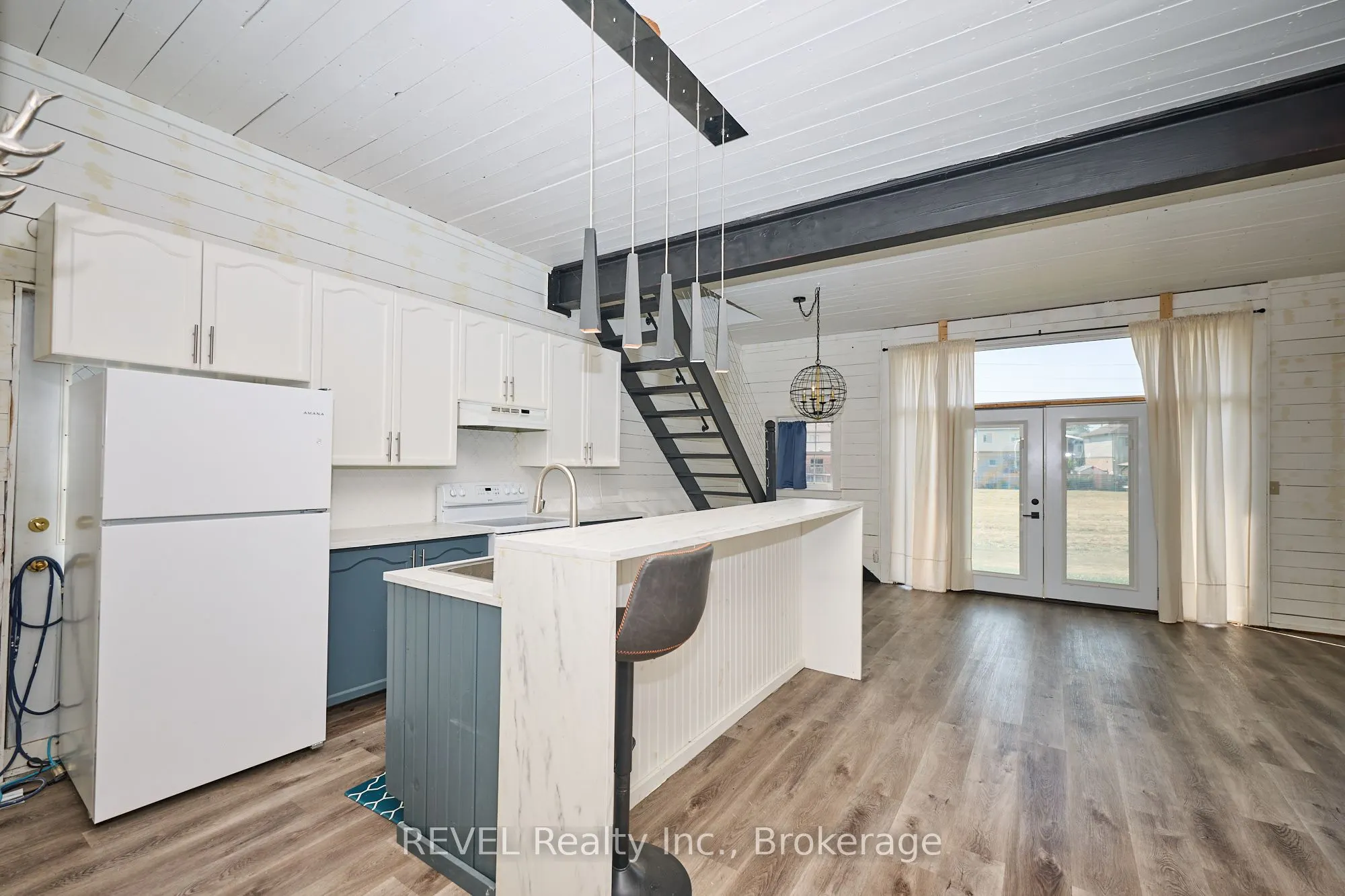 6585 Kuhn Crescent