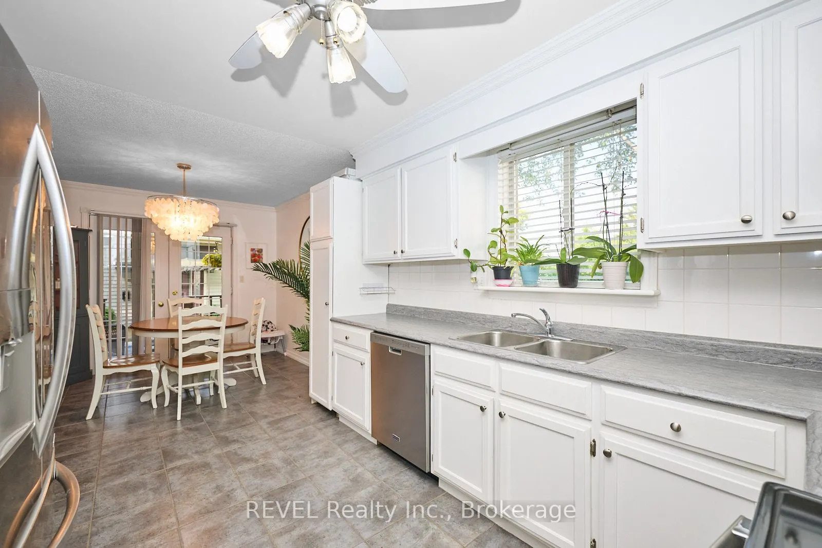 6585 Kuhn Crescent
