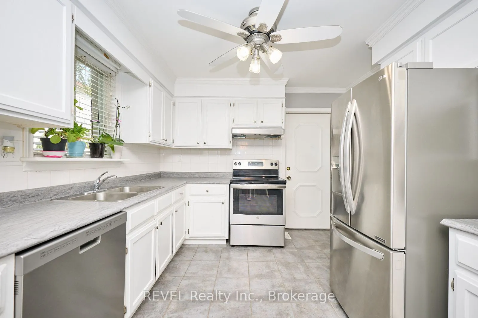 6585 Kuhn Crescent