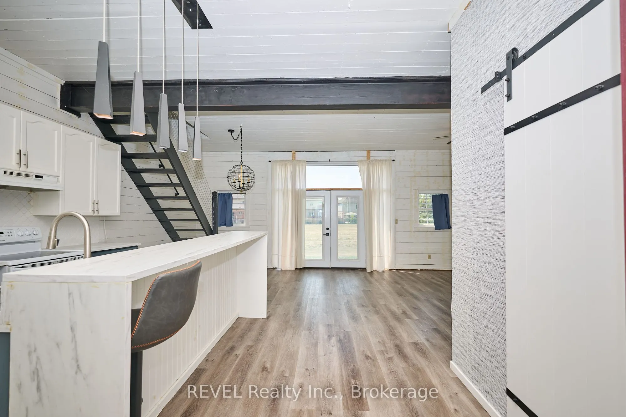 6585 Kuhn Crescent