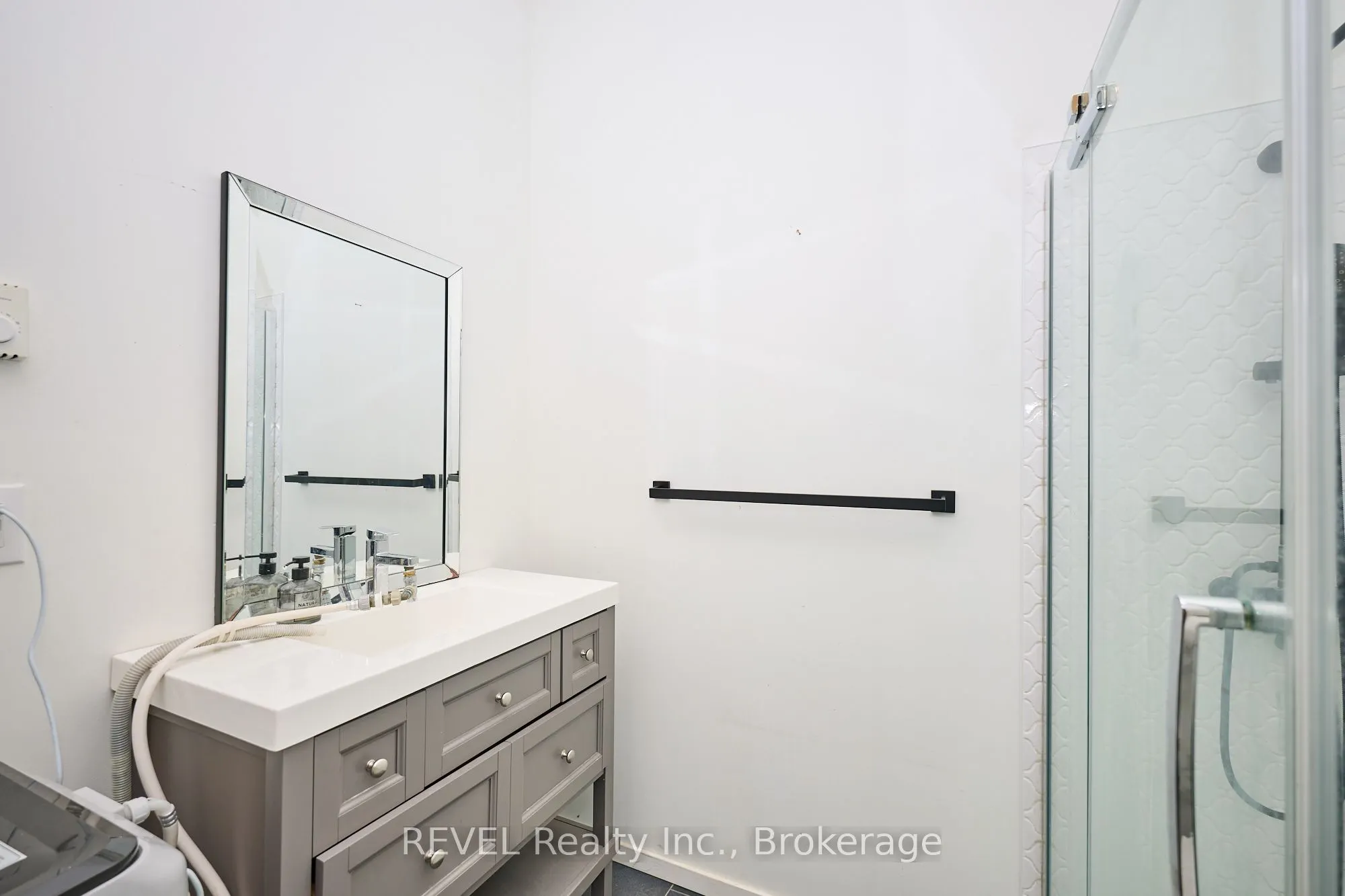 6585 Kuhn Crescent