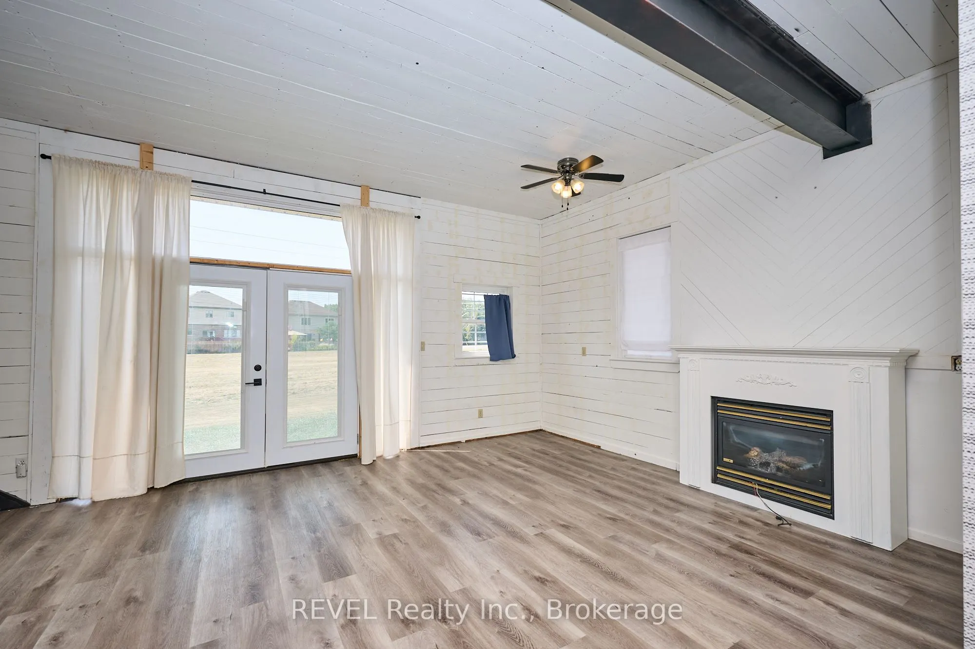 6585 Kuhn Crescent