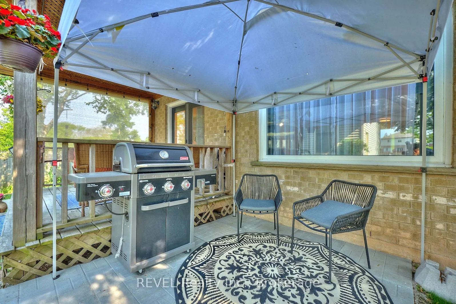 6585 Kuhn Crescent