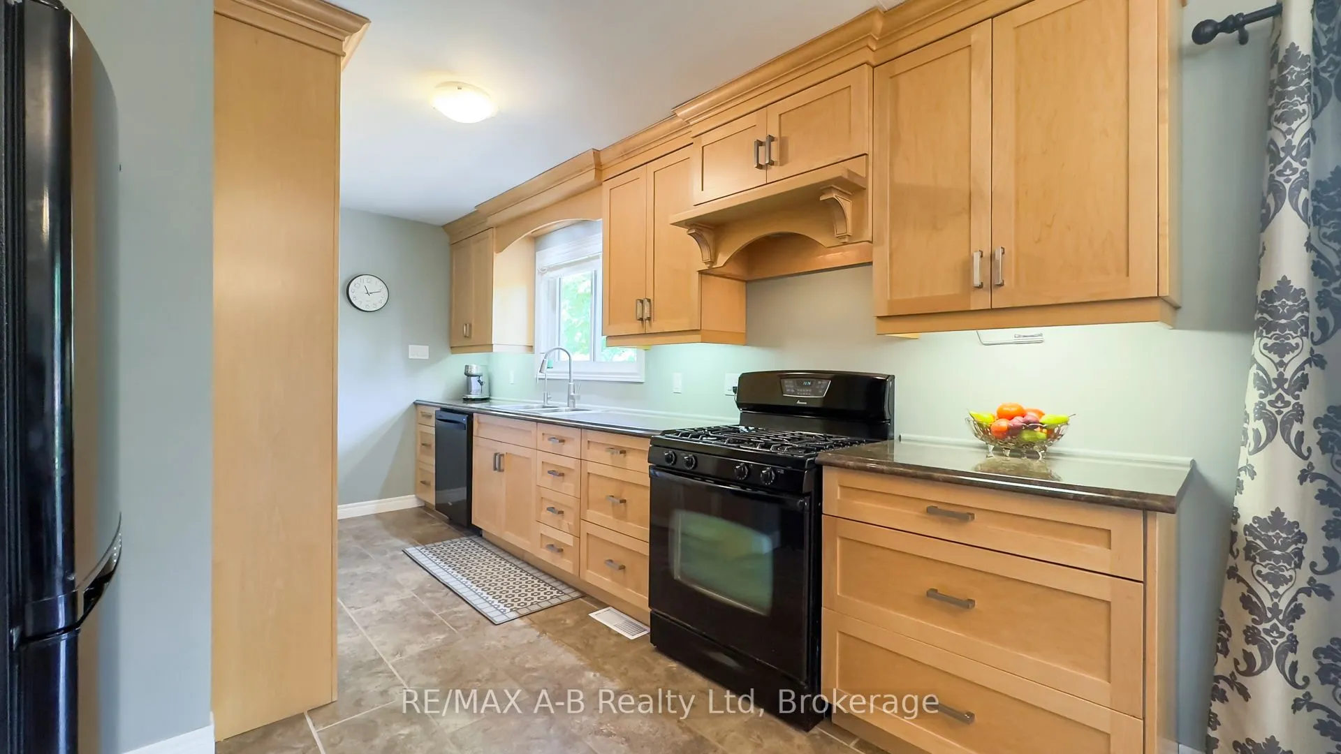 43 Widder Street W