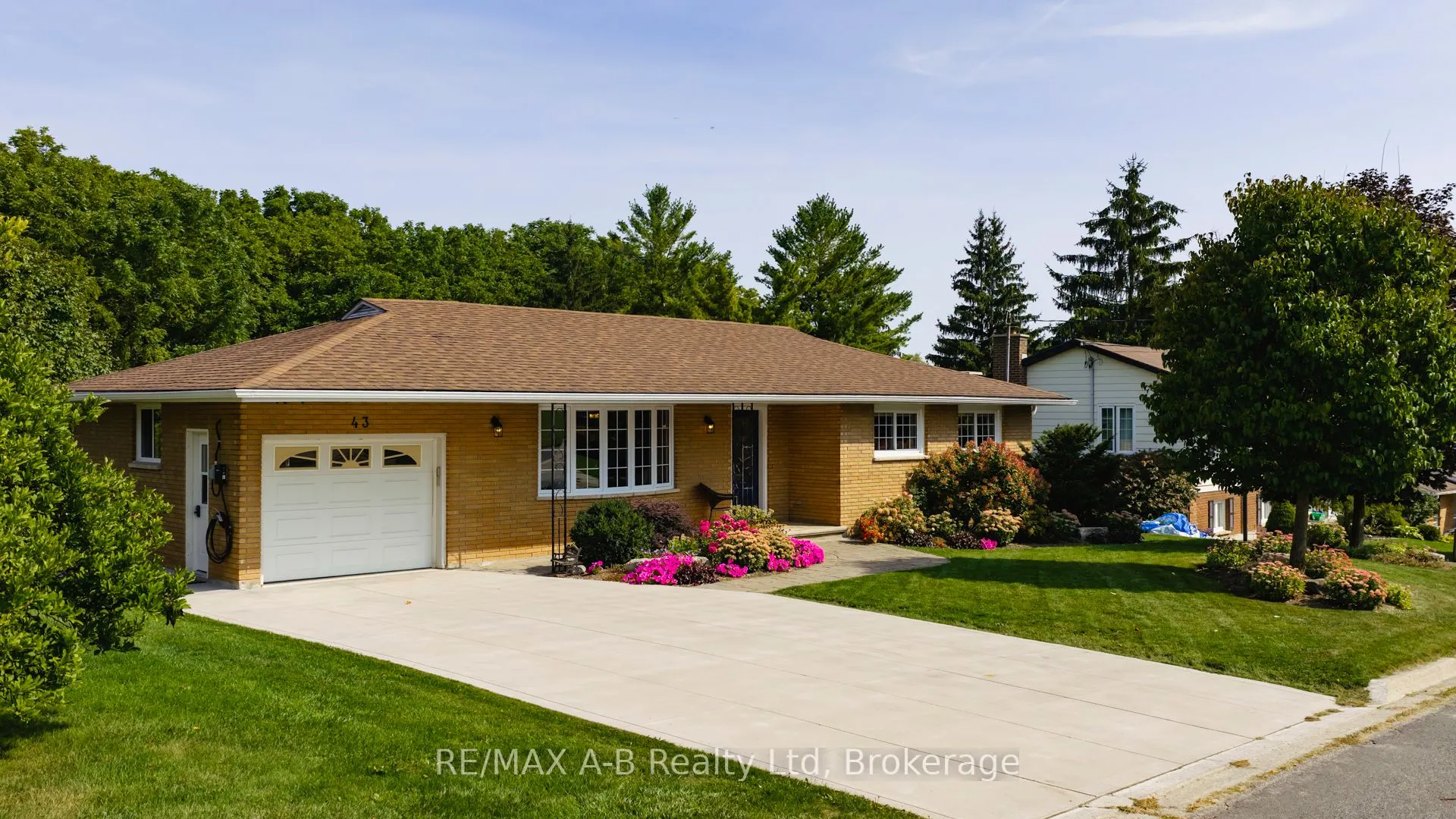43 Widder Street W