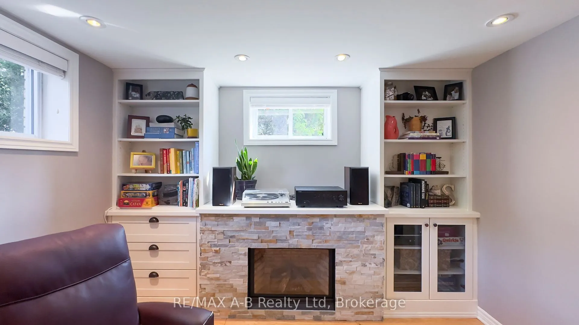 43 Widder Street W