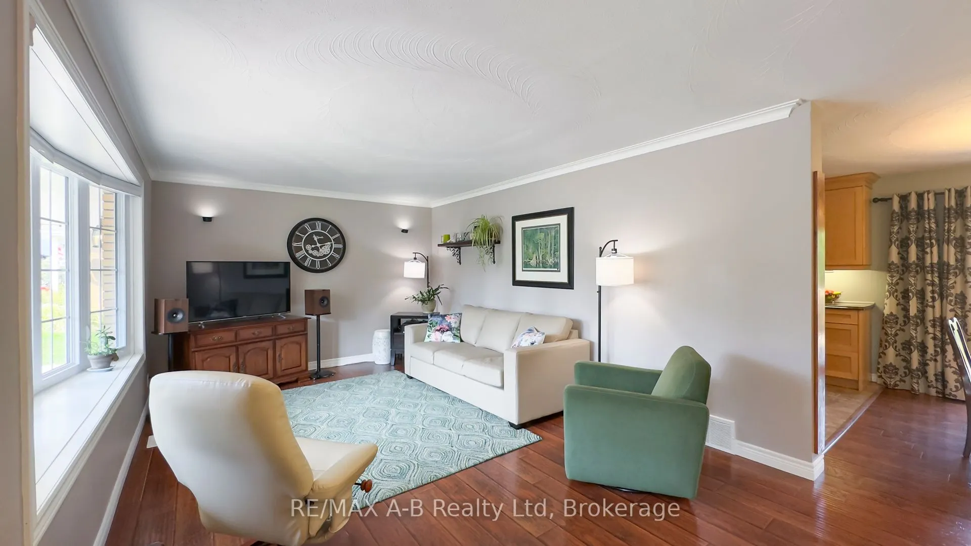 43 Widder Street W