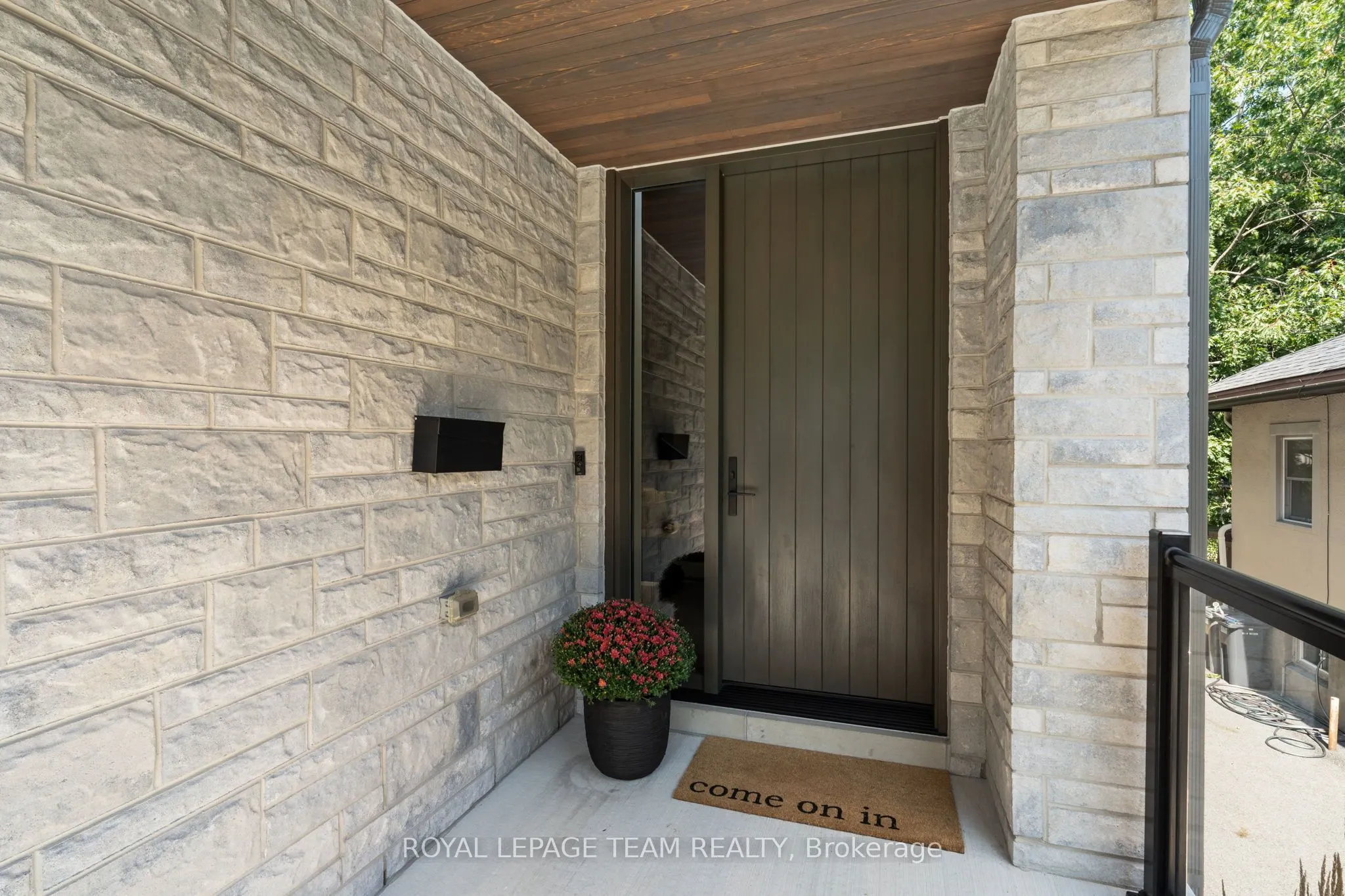 73 Kenora Street