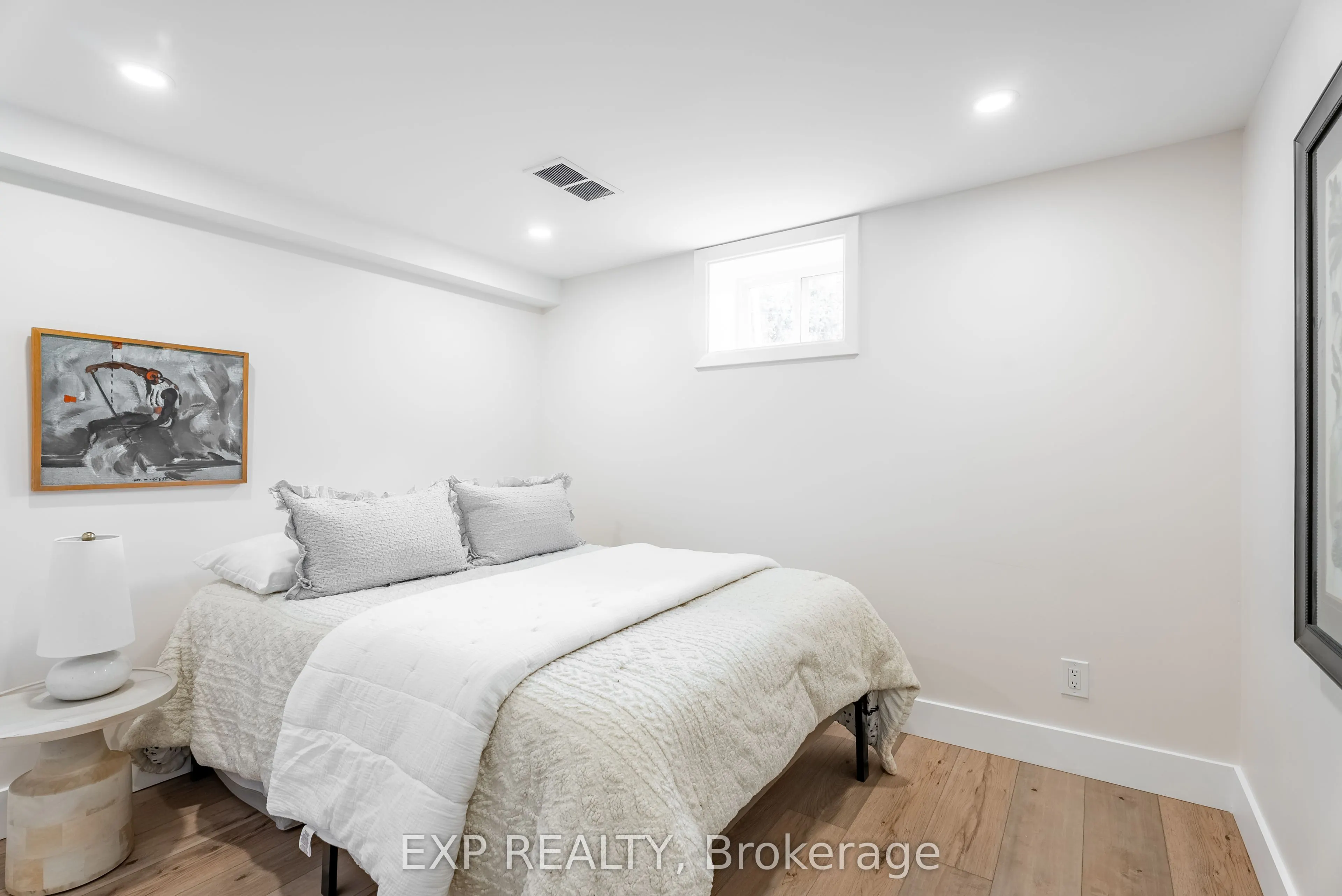227 Bridgeport Road E