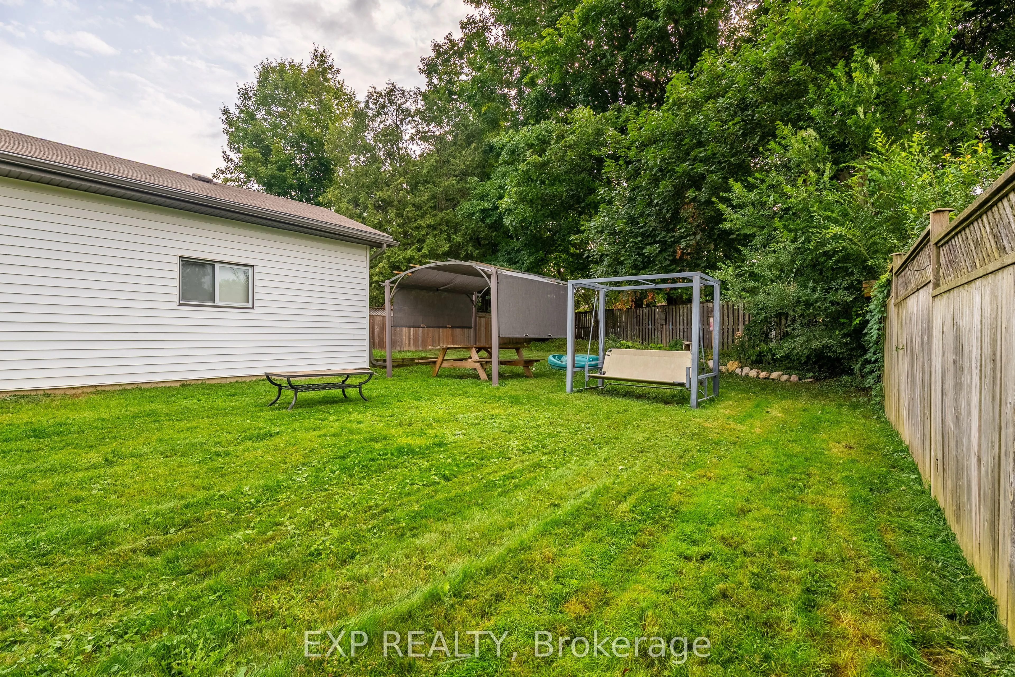 227 Bridgeport Road E