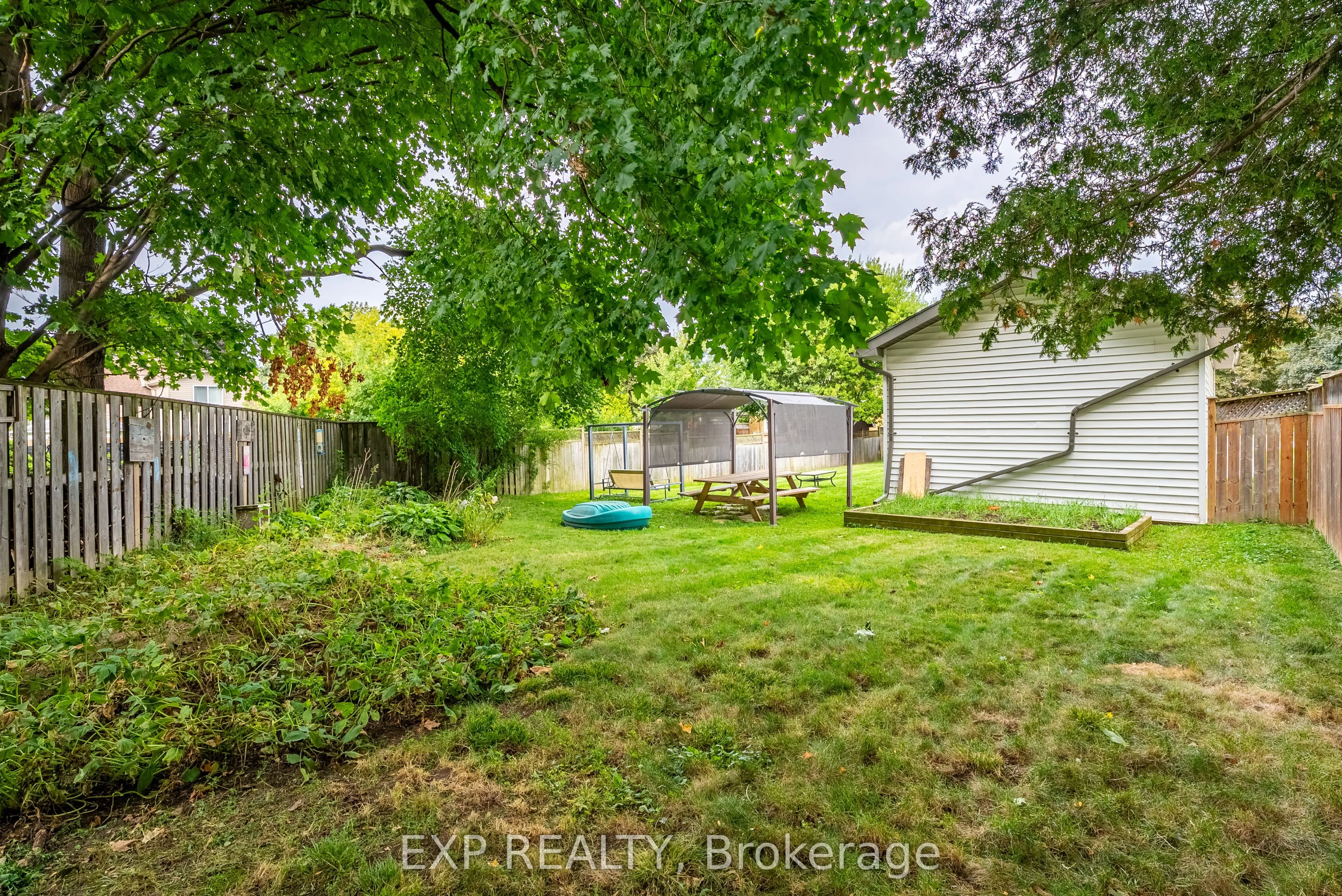 227 Bridgeport Road E