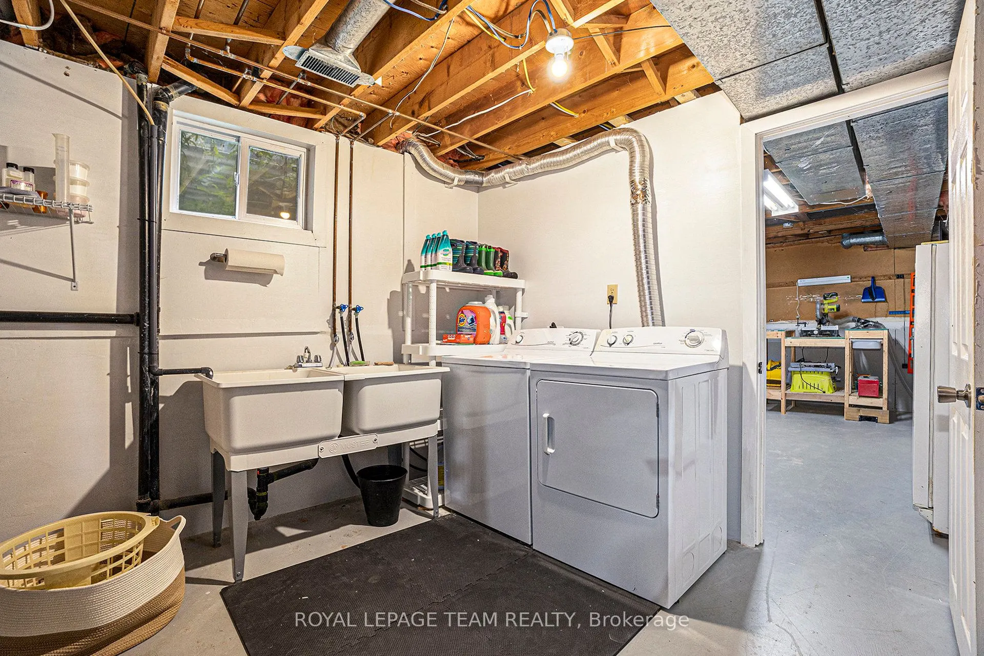 119 Huntsman Crescent