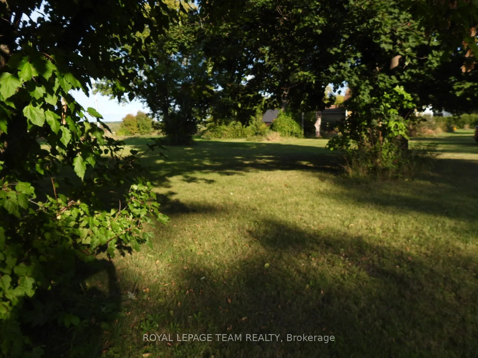 2710 Dunrobin Road