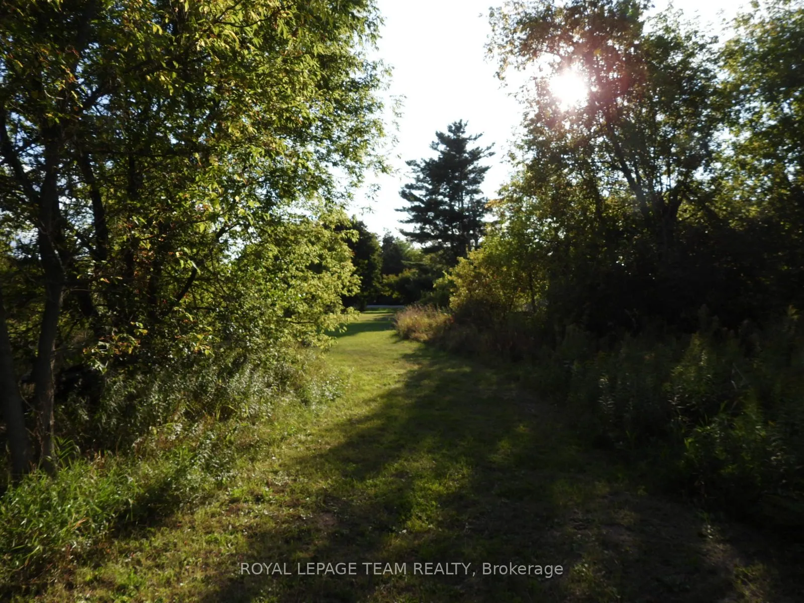2710 Dunrobin Road