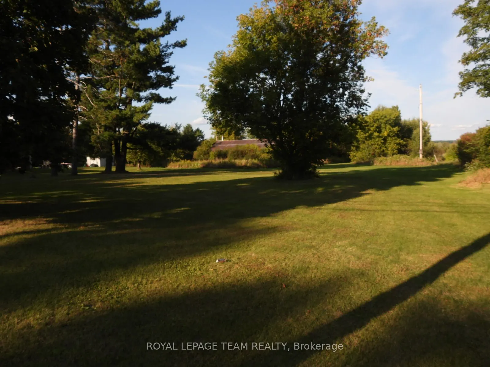 2710 Dunrobin Road