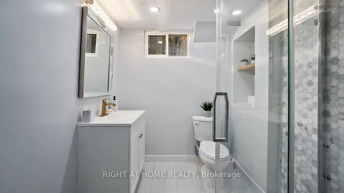 3 Governor Simcoe Drive