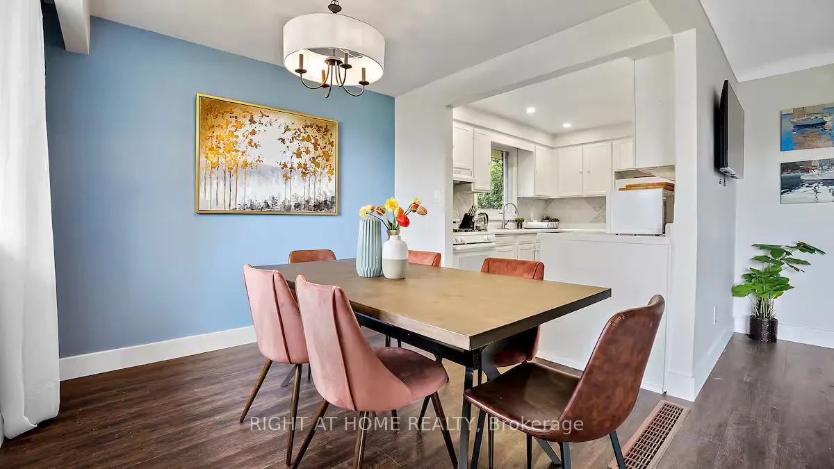 3 Governor Simcoe Drive