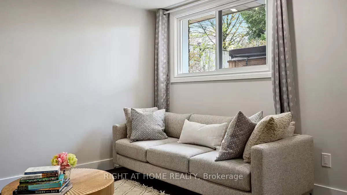 3 Governor Simcoe Drive